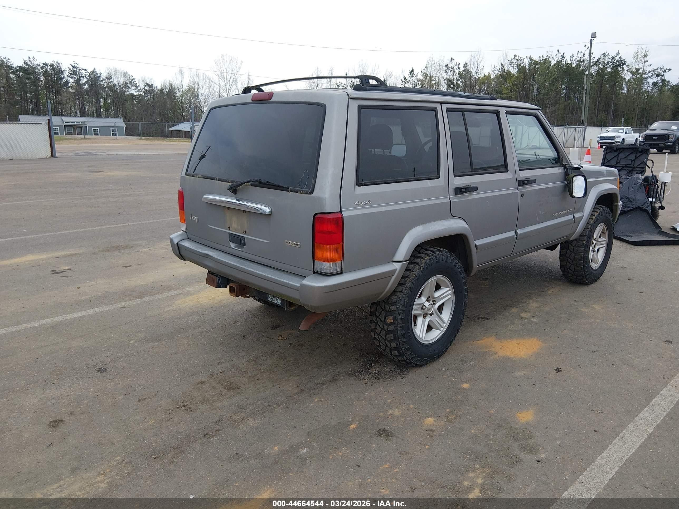 JEEP CHEROKEE image 4