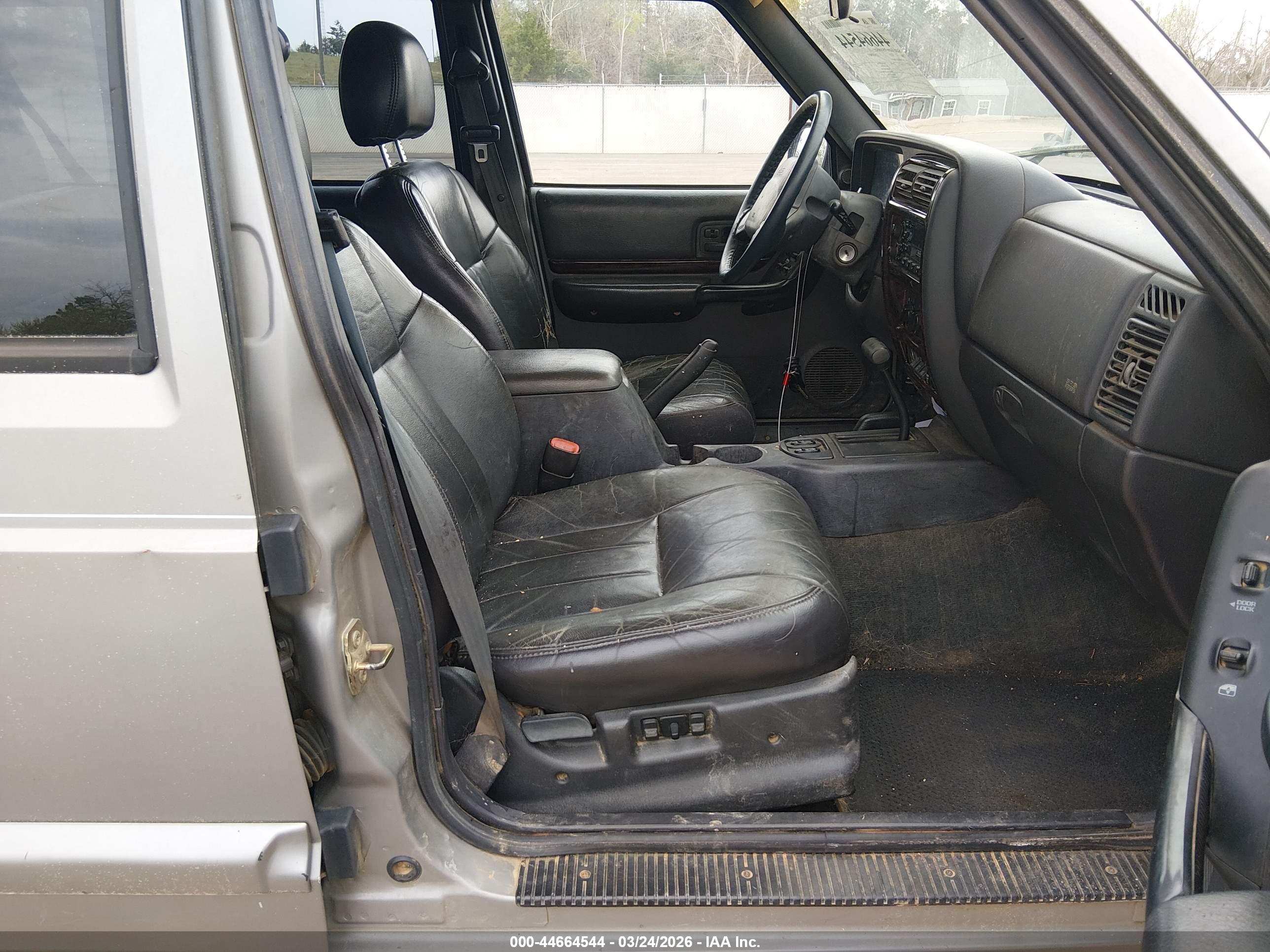 JEEP CHEROKEE image 5