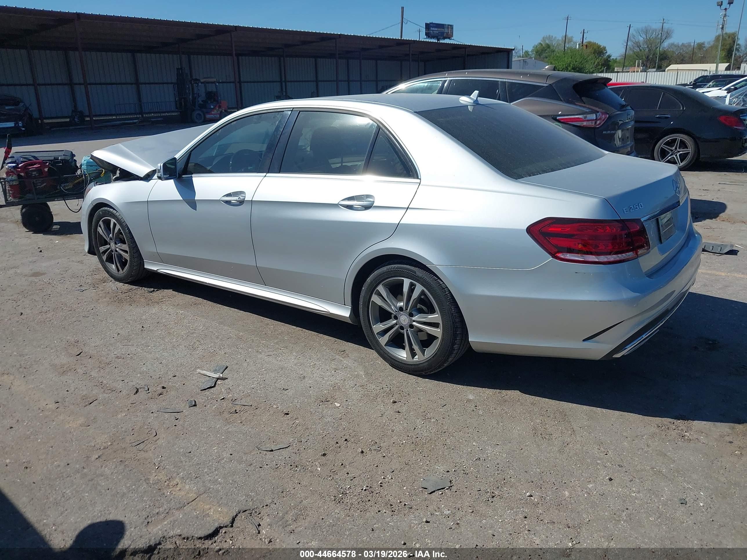 MERCEDES-BENZ E image 3