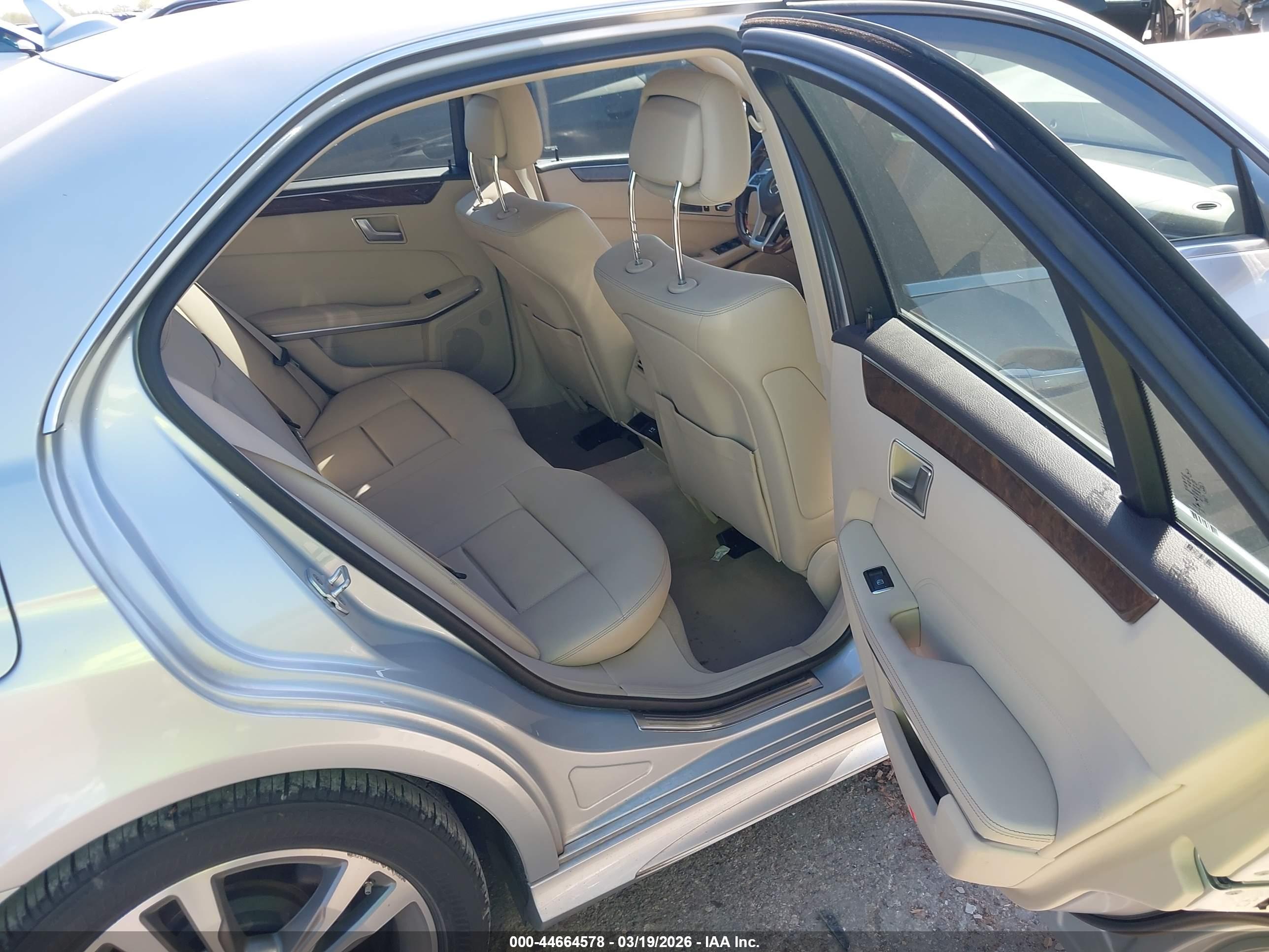 MERCEDES-BENZ E image 8