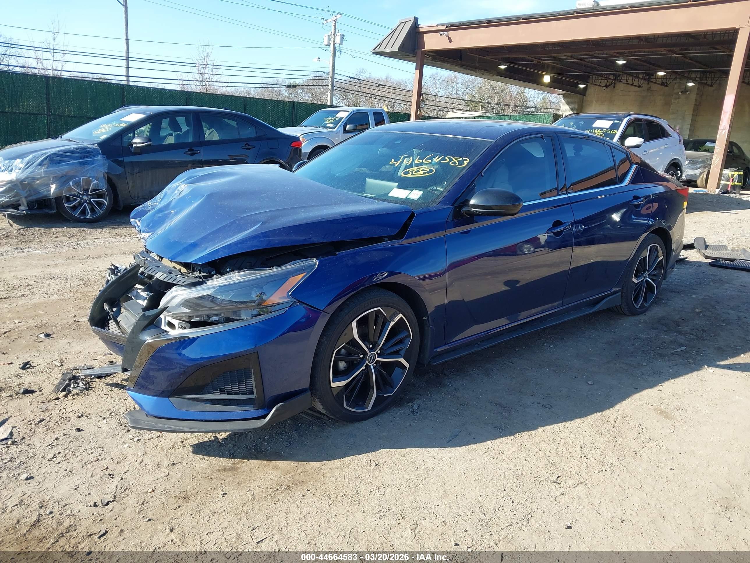 NISSAN ALTIMA image 2