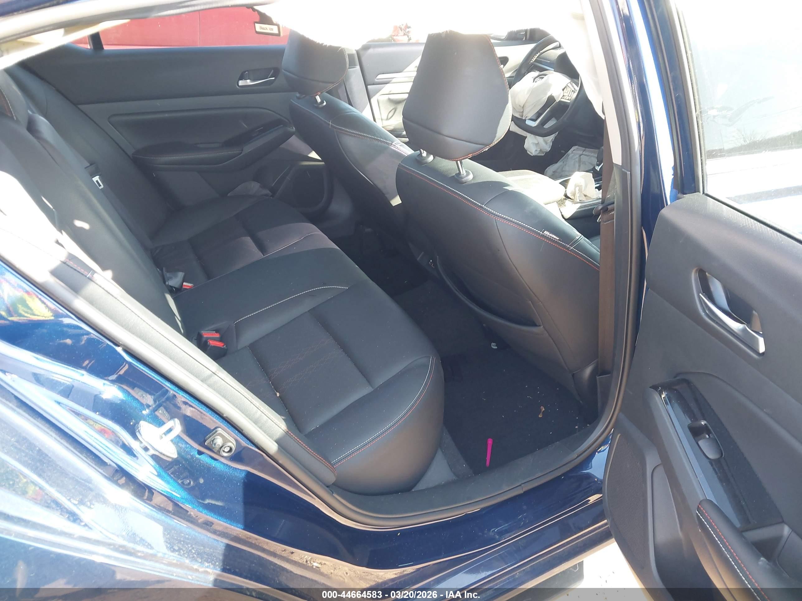 NISSAN ALTIMA image 8