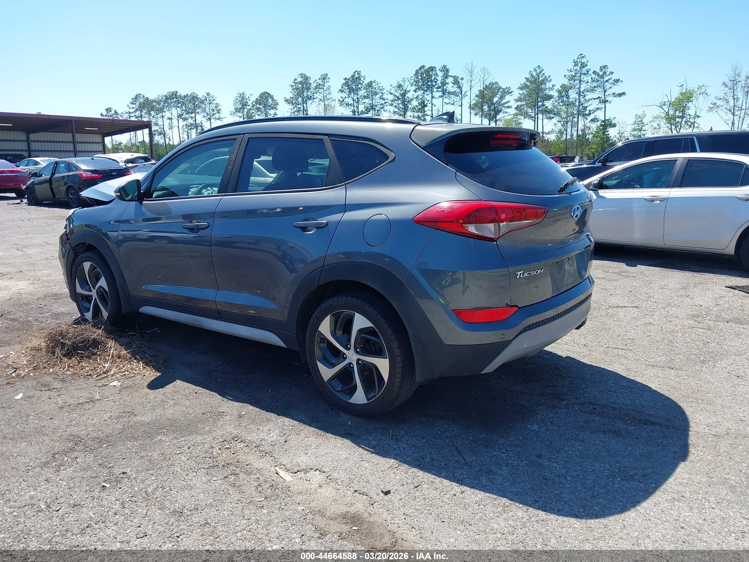 HYUNDAI TUCSON image 3
