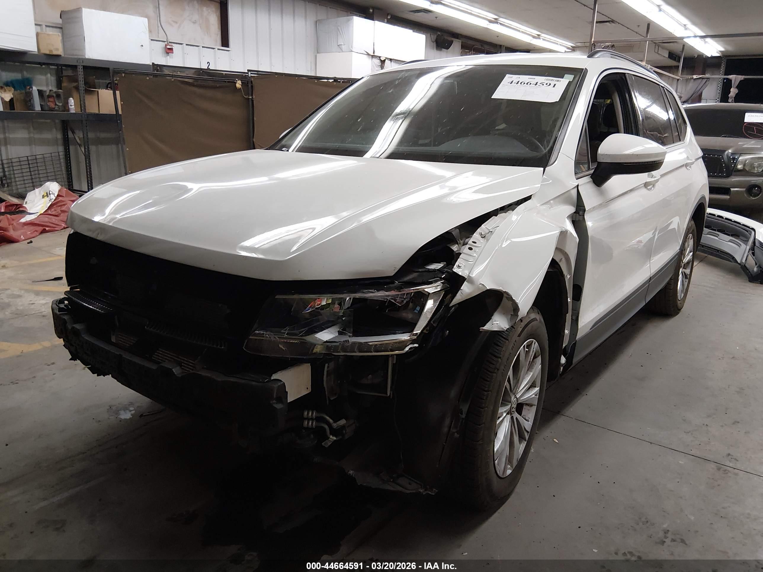 VOLKSWAGEN TIGUAN image 2