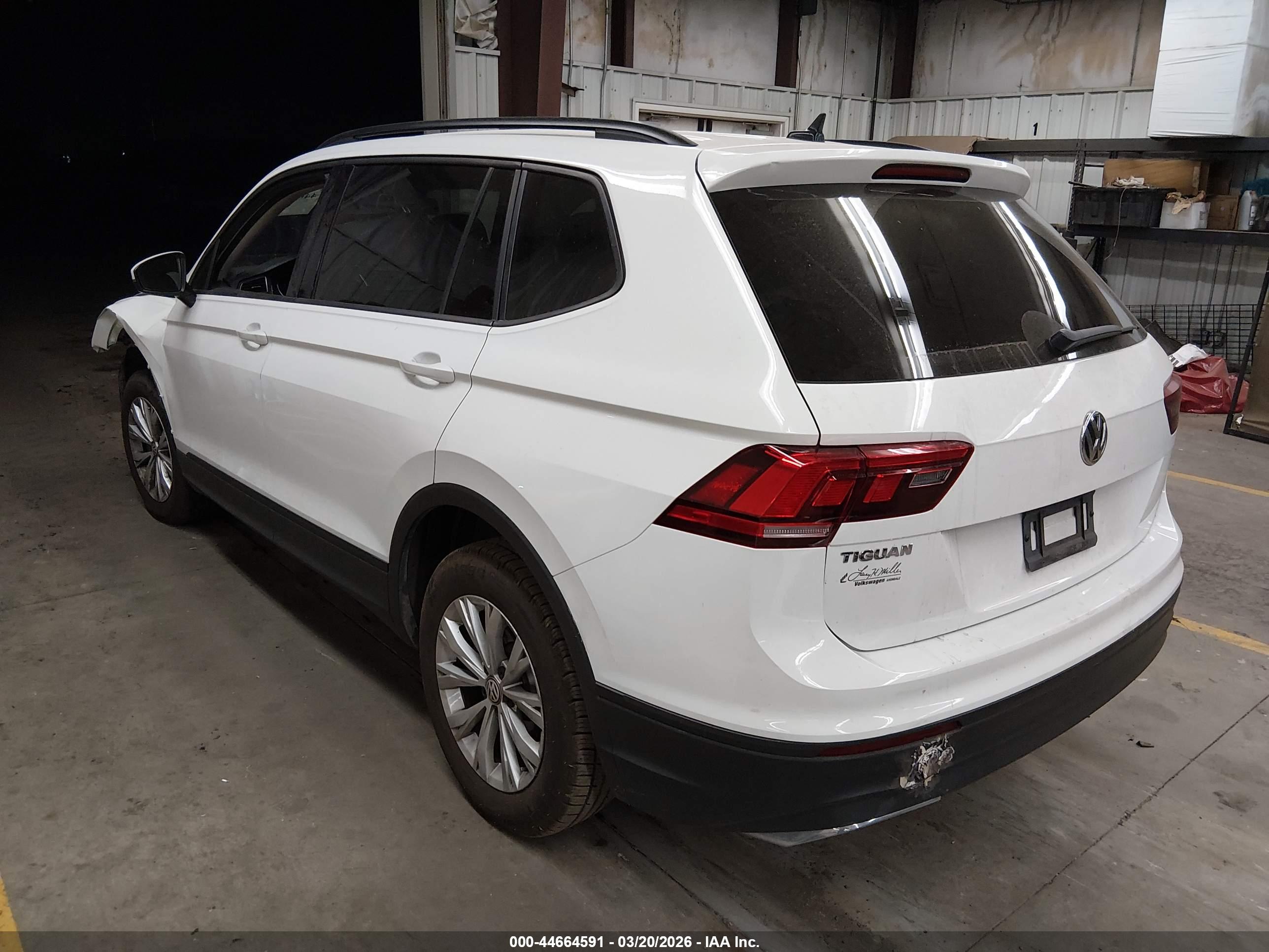 VOLKSWAGEN TIGUAN image 3