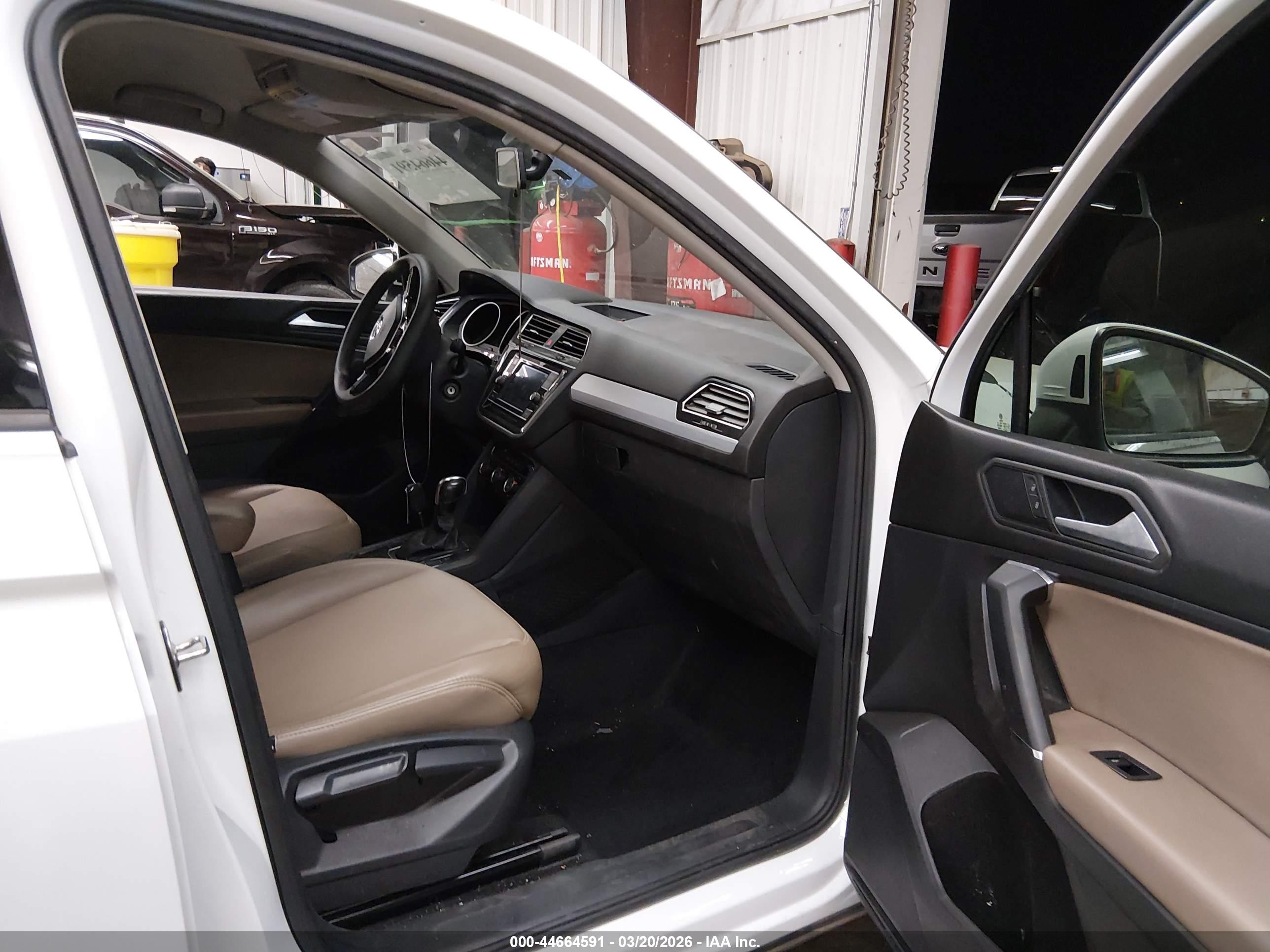 VOLKSWAGEN TIGUAN image 5