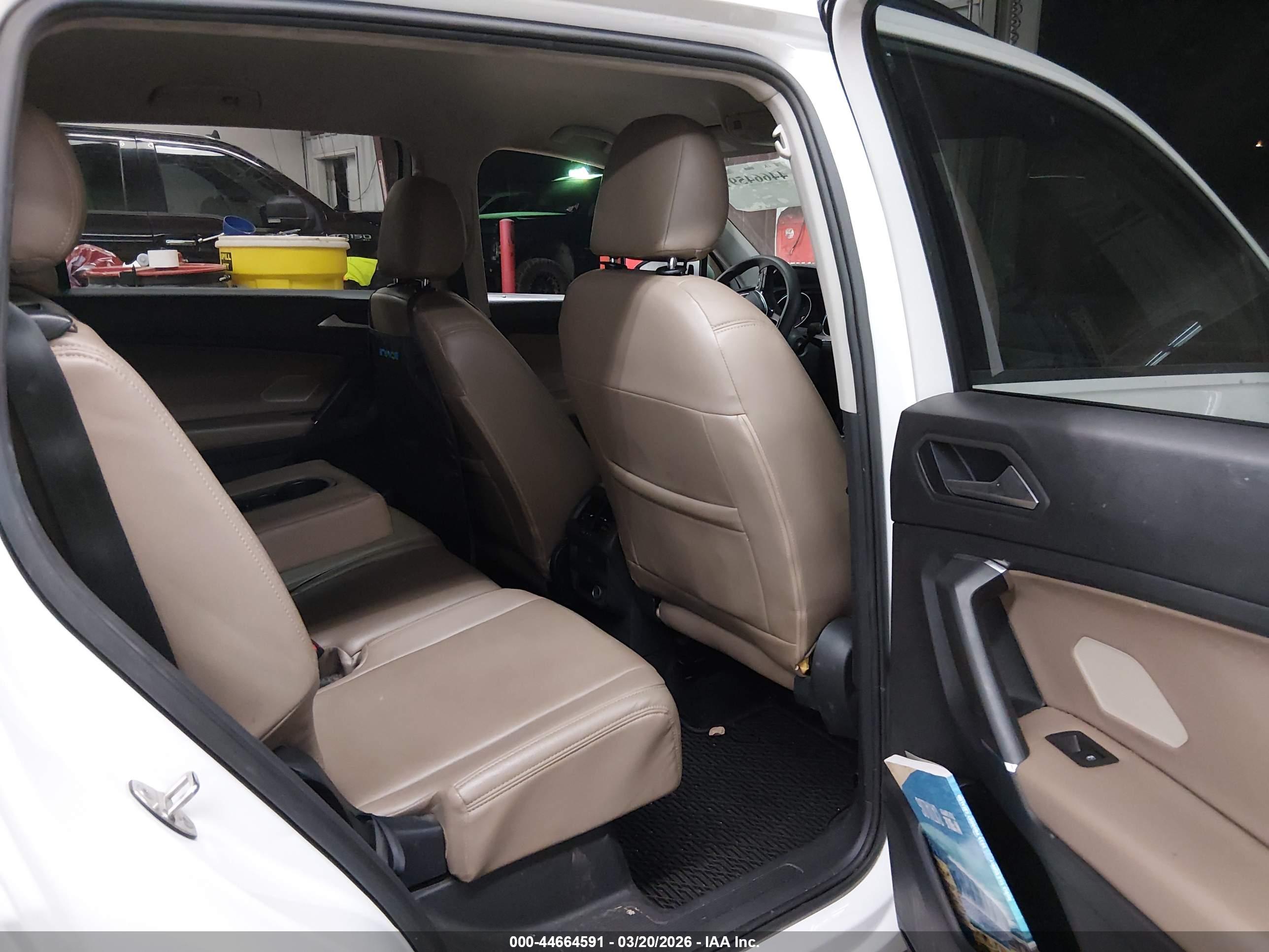 VOLKSWAGEN TIGUAN image 8