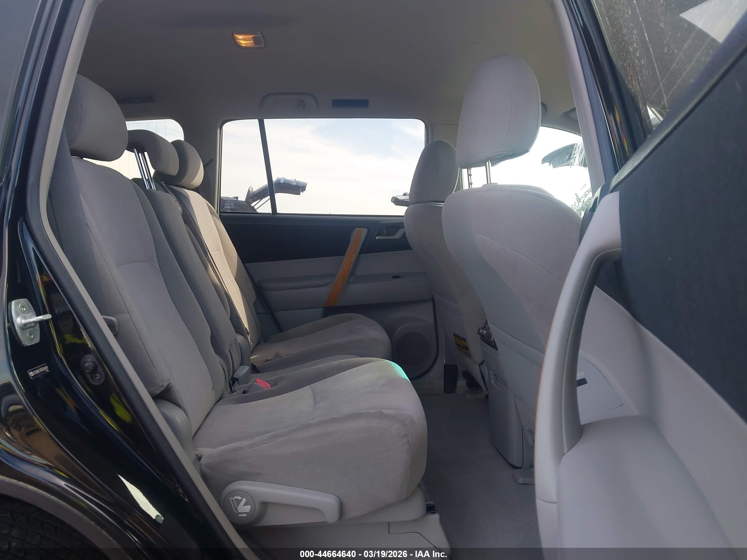 TOYOTA HIGHLANDER image 8