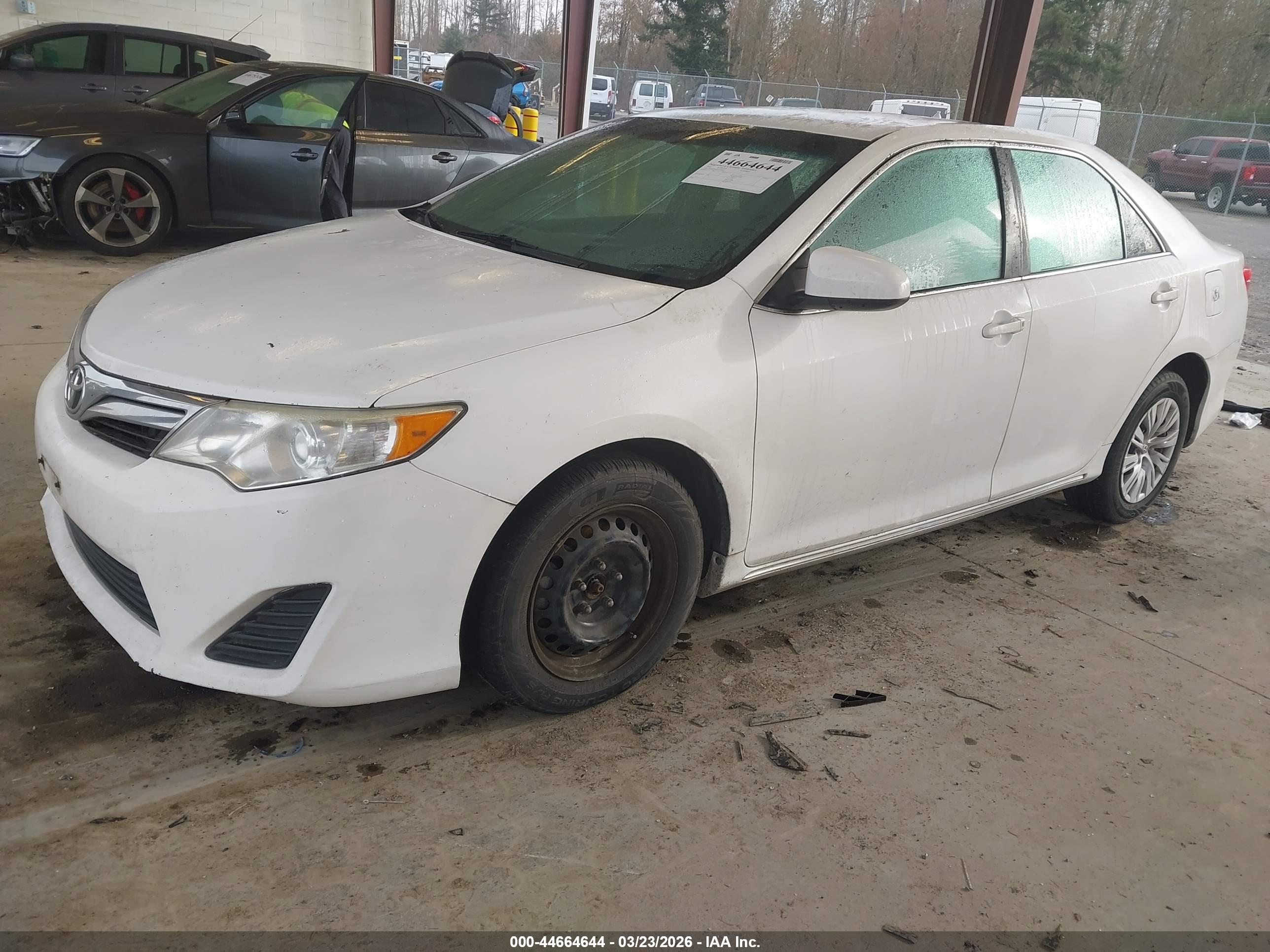 TOYOTA CAMRY image 2