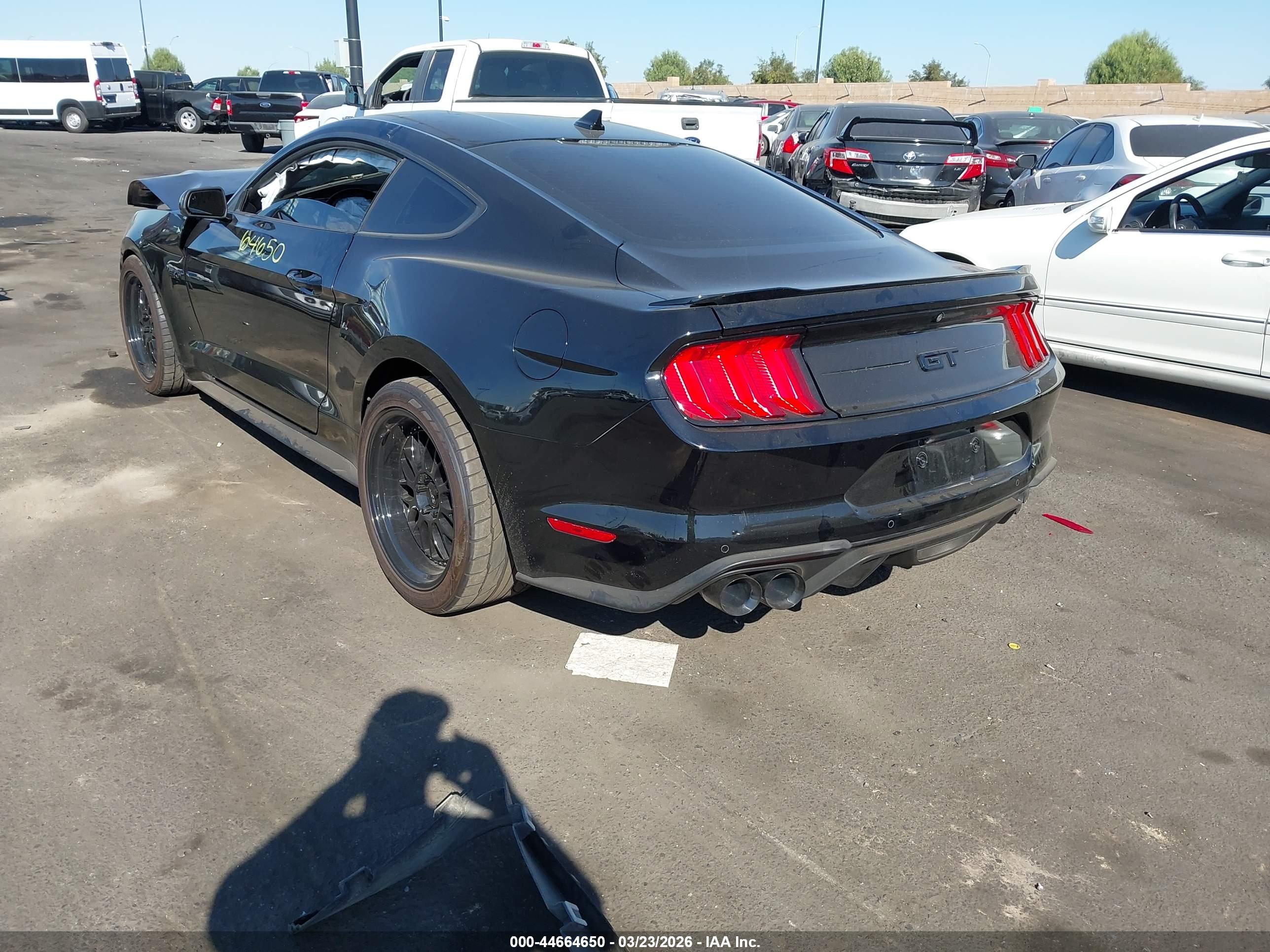 FORD MUSTANG image 3