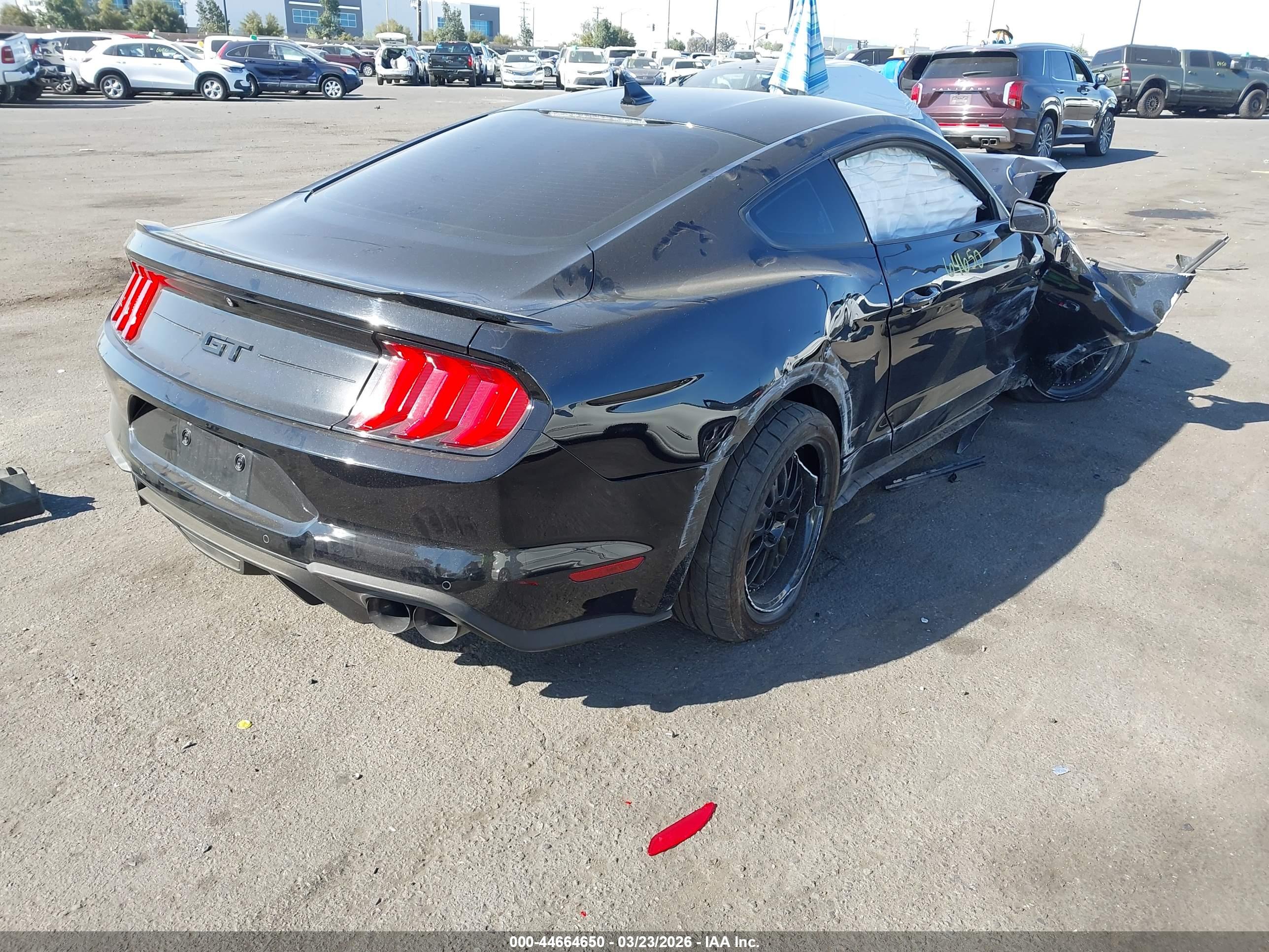 FORD MUSTANG image 4