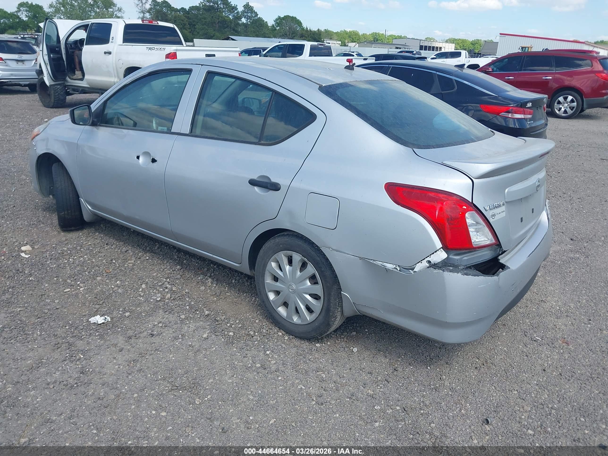 NISSAN VERSA image 3