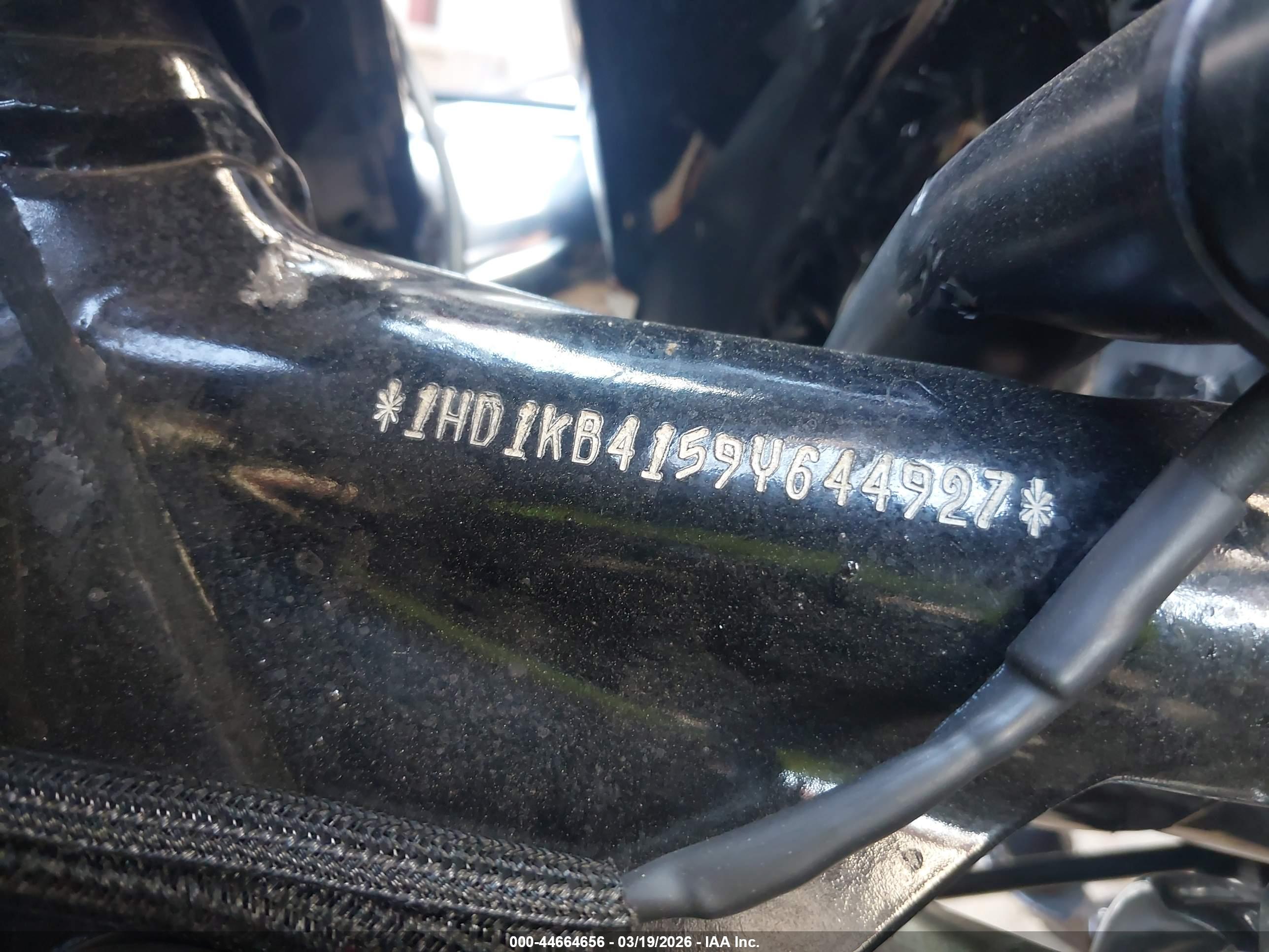 HARLEY-DAVIDSON FLHX image 10