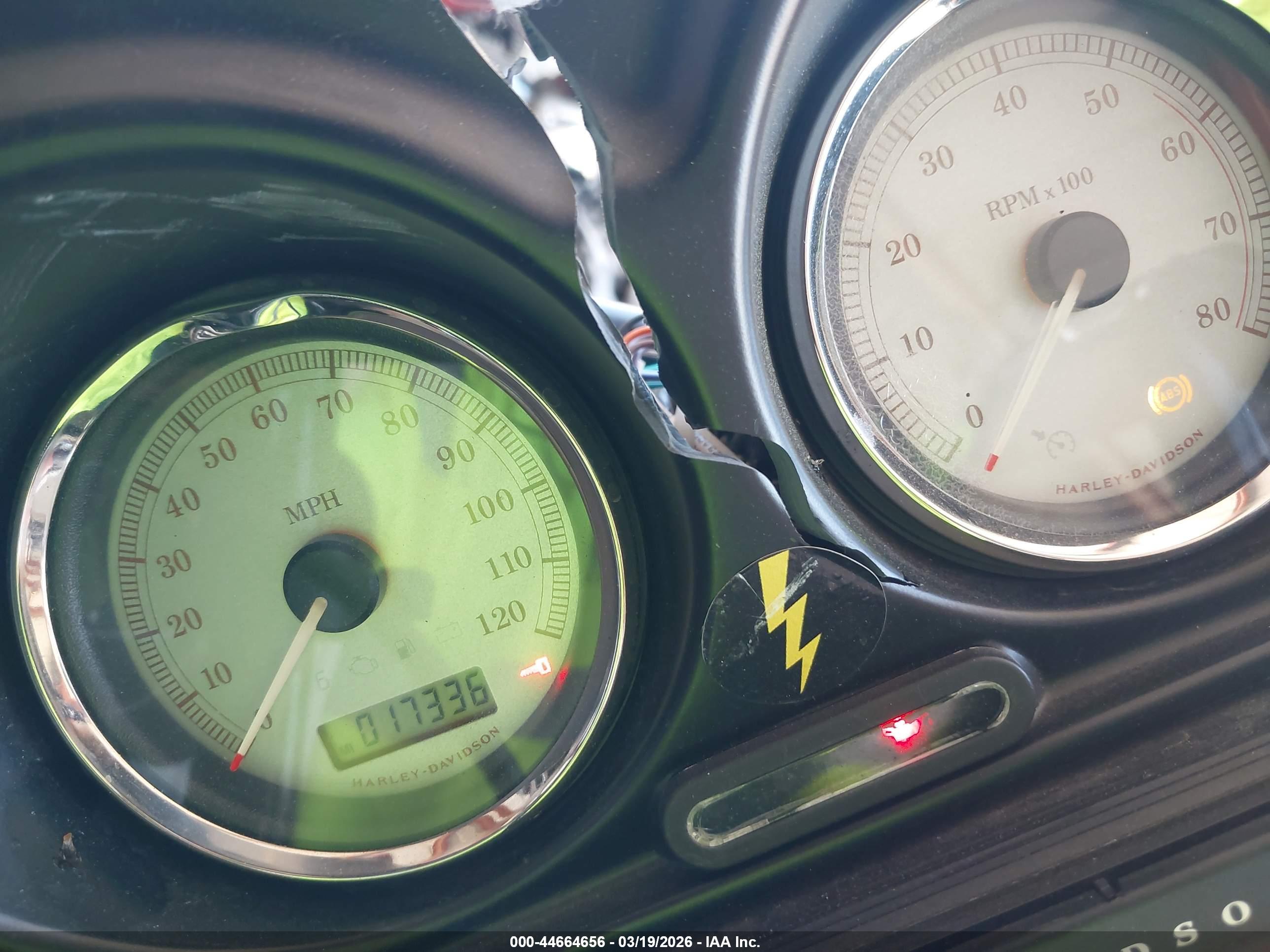 HARLEY-DAVIDSON FLHX image 7