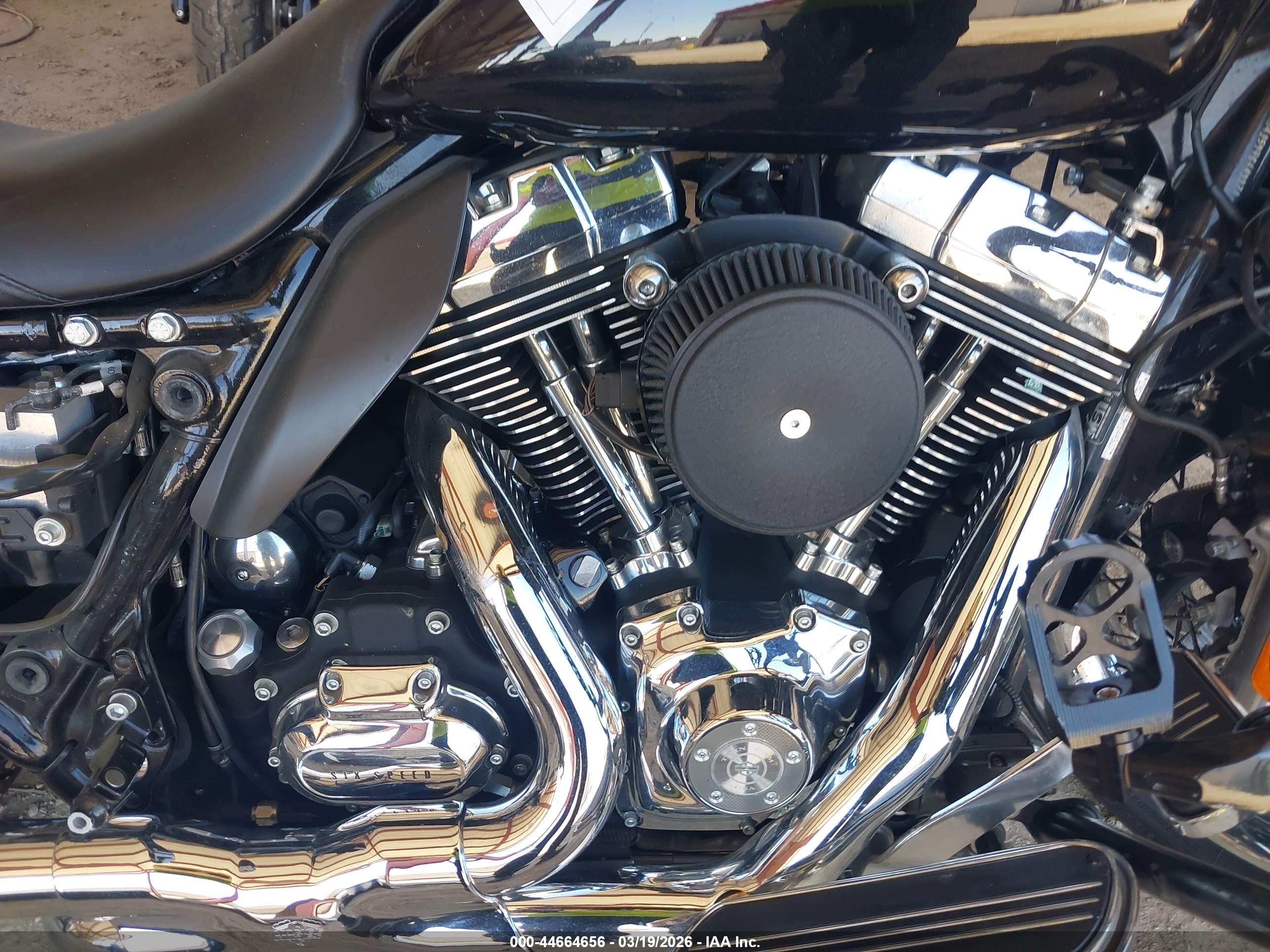HARLEY-DAVIDSON FLHX image 8