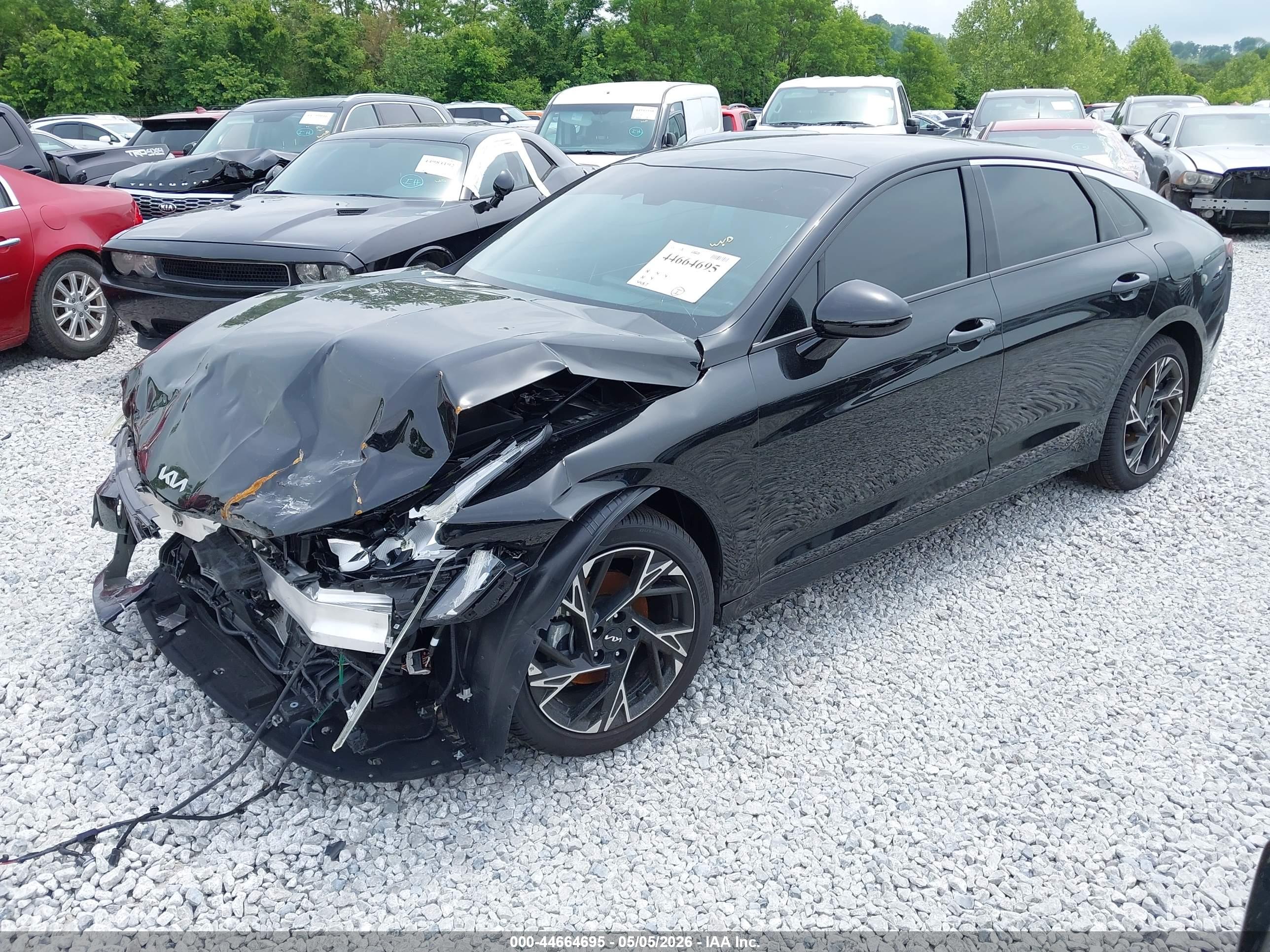 KIA K5 image 2