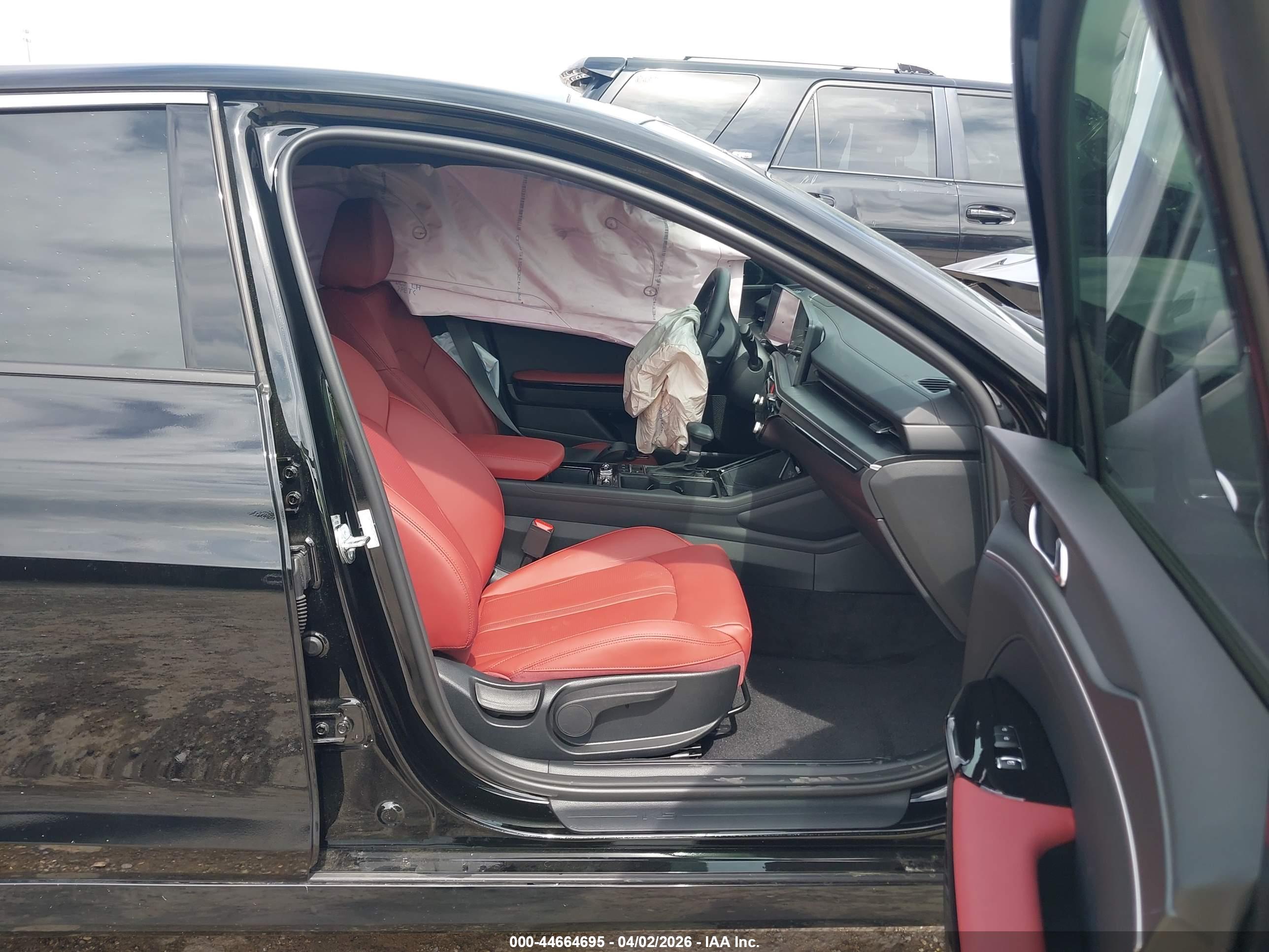 KIA K5 image 5