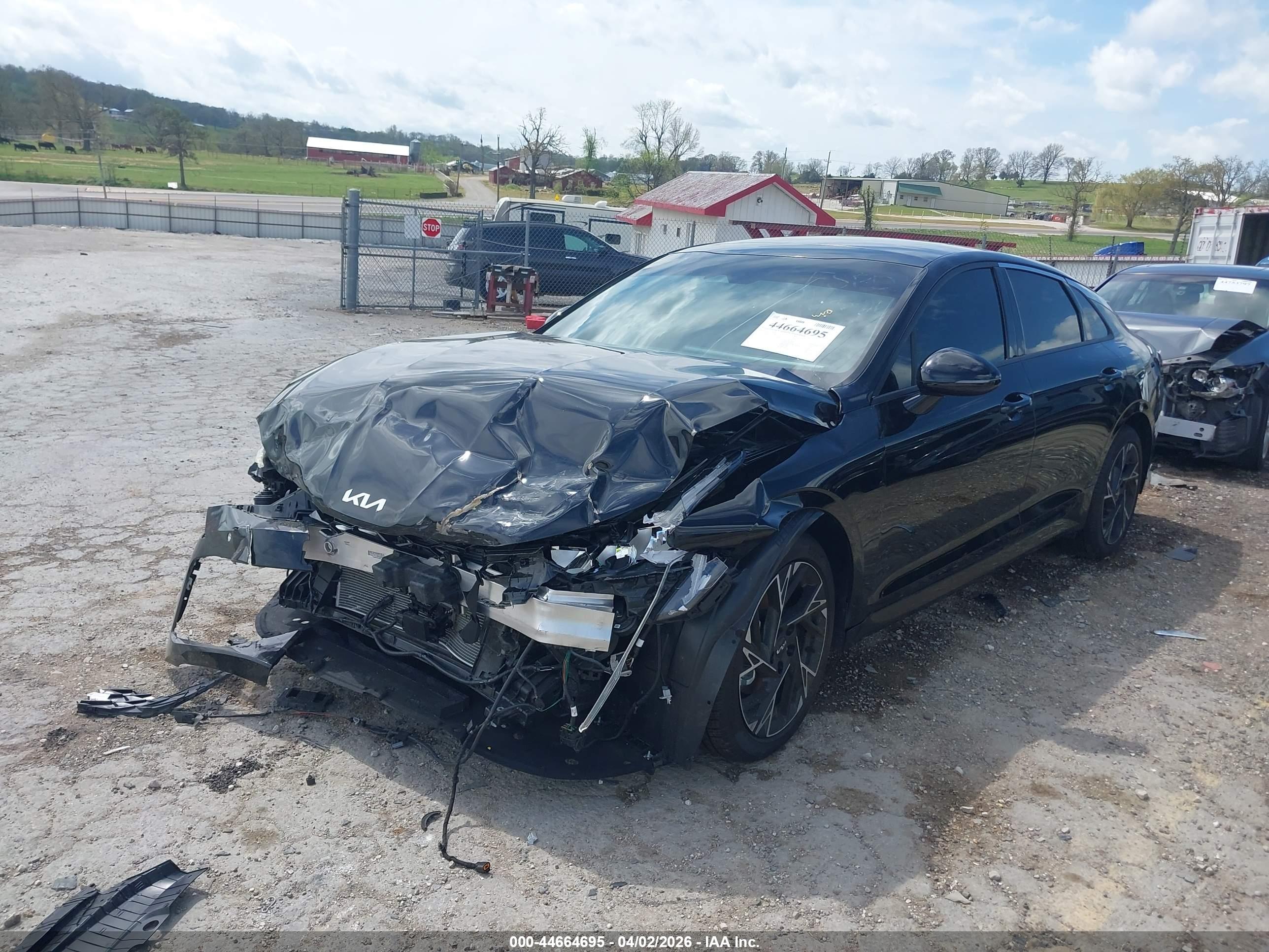 KIA K5 image 6