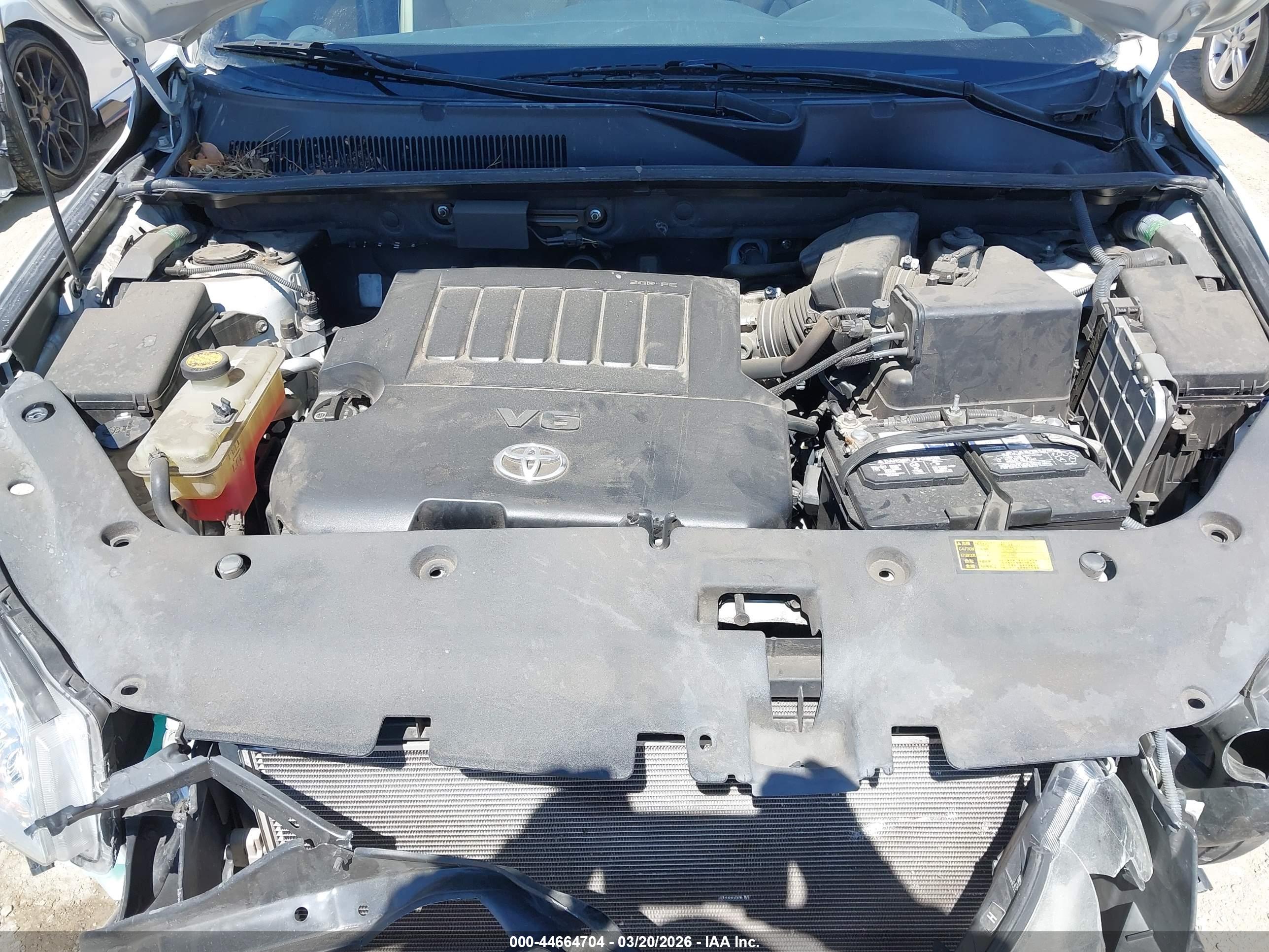 TOYOTA RAV4 image 10