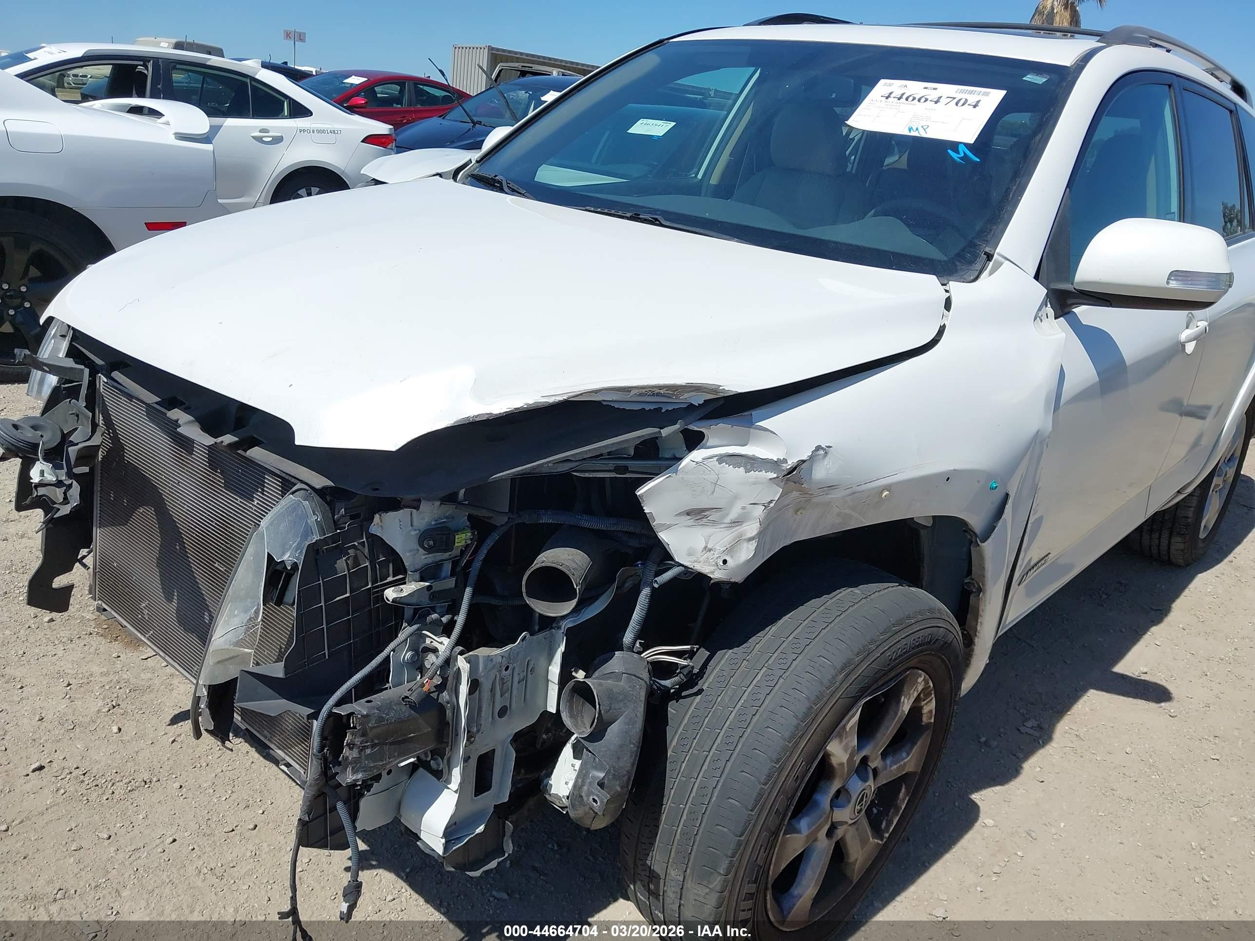 TOYOTA RAV4 image 6