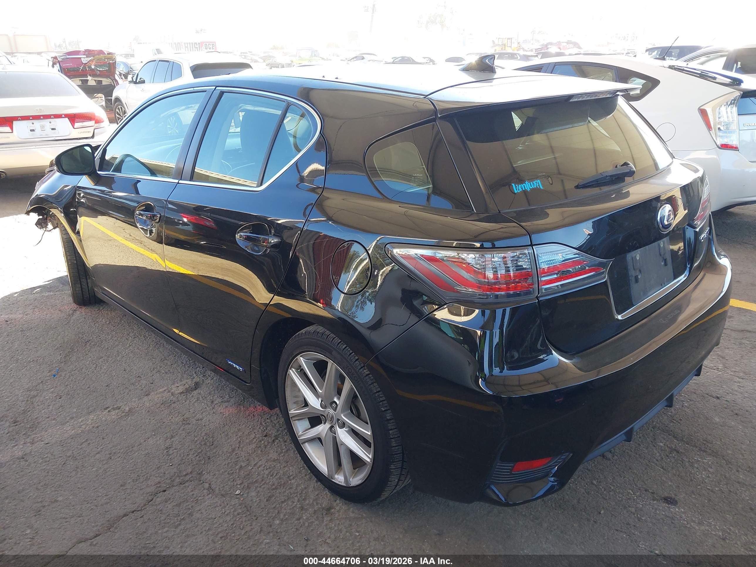 LEXUS CT image 3