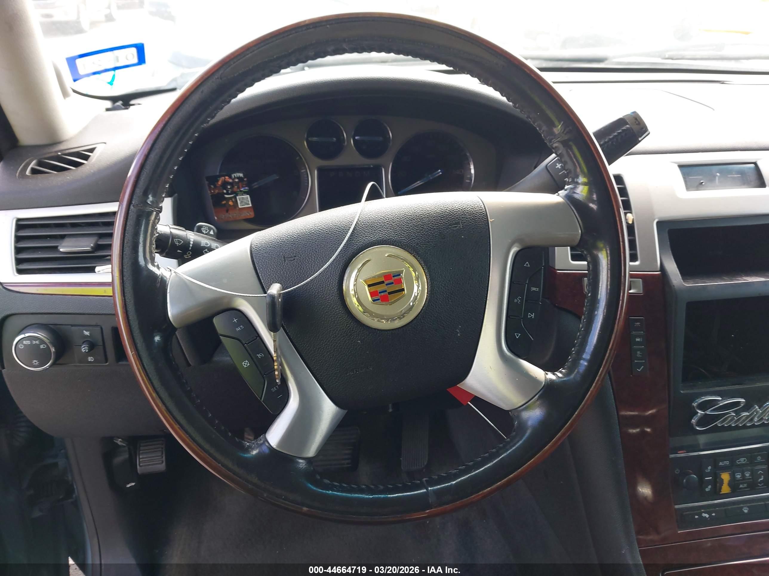 CADILLAC ESCALADE image 11