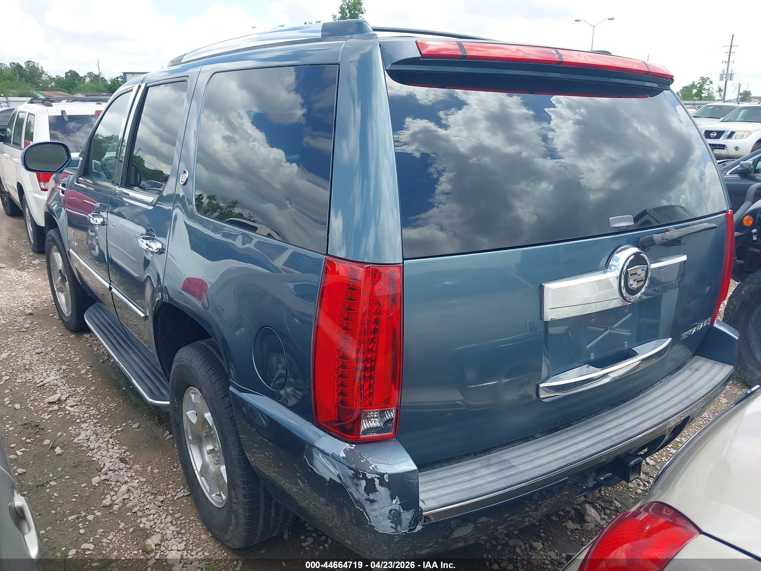 CADILLAC ESCALADE image 3