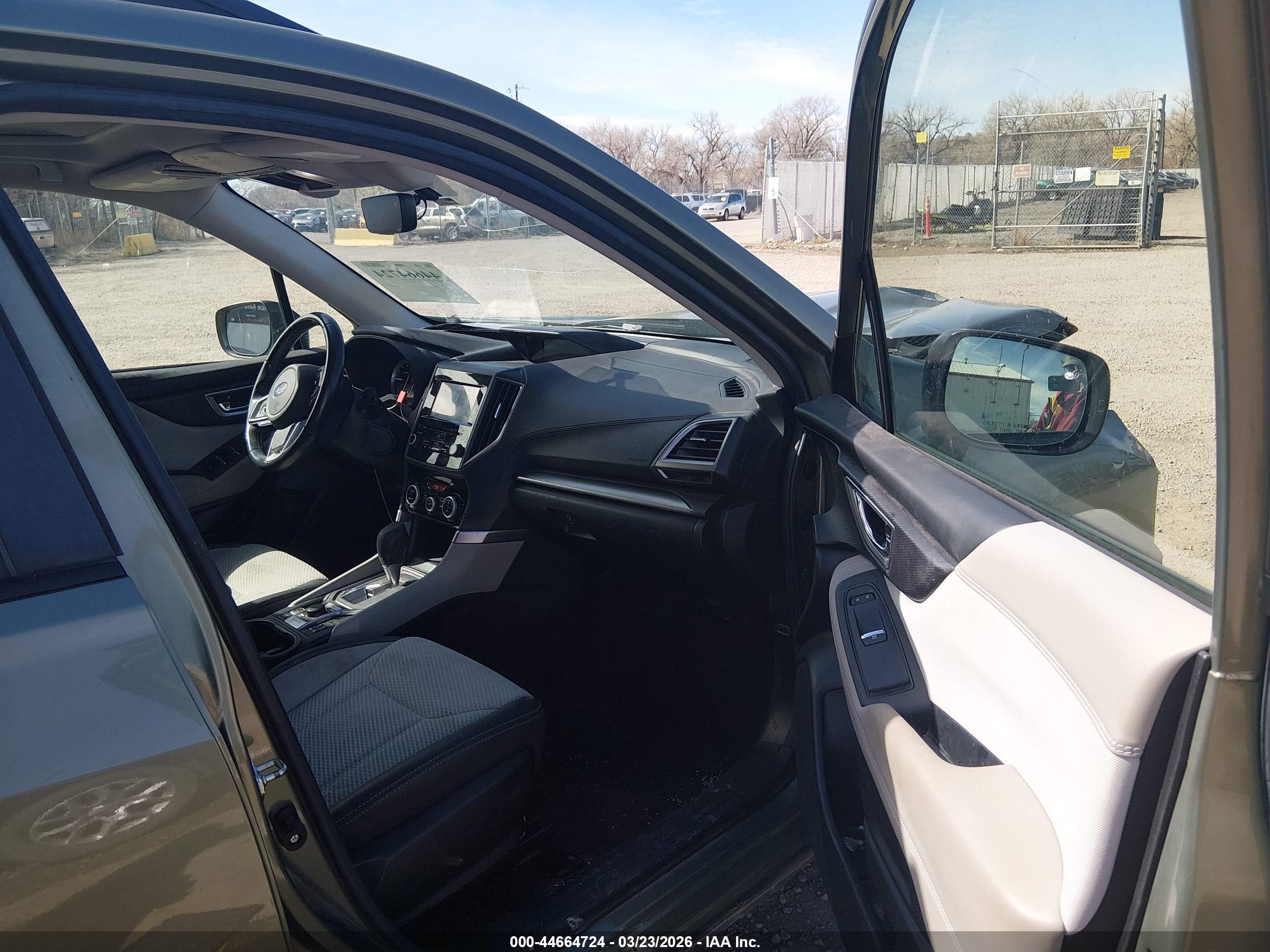 SUBARU FORESTER image 5