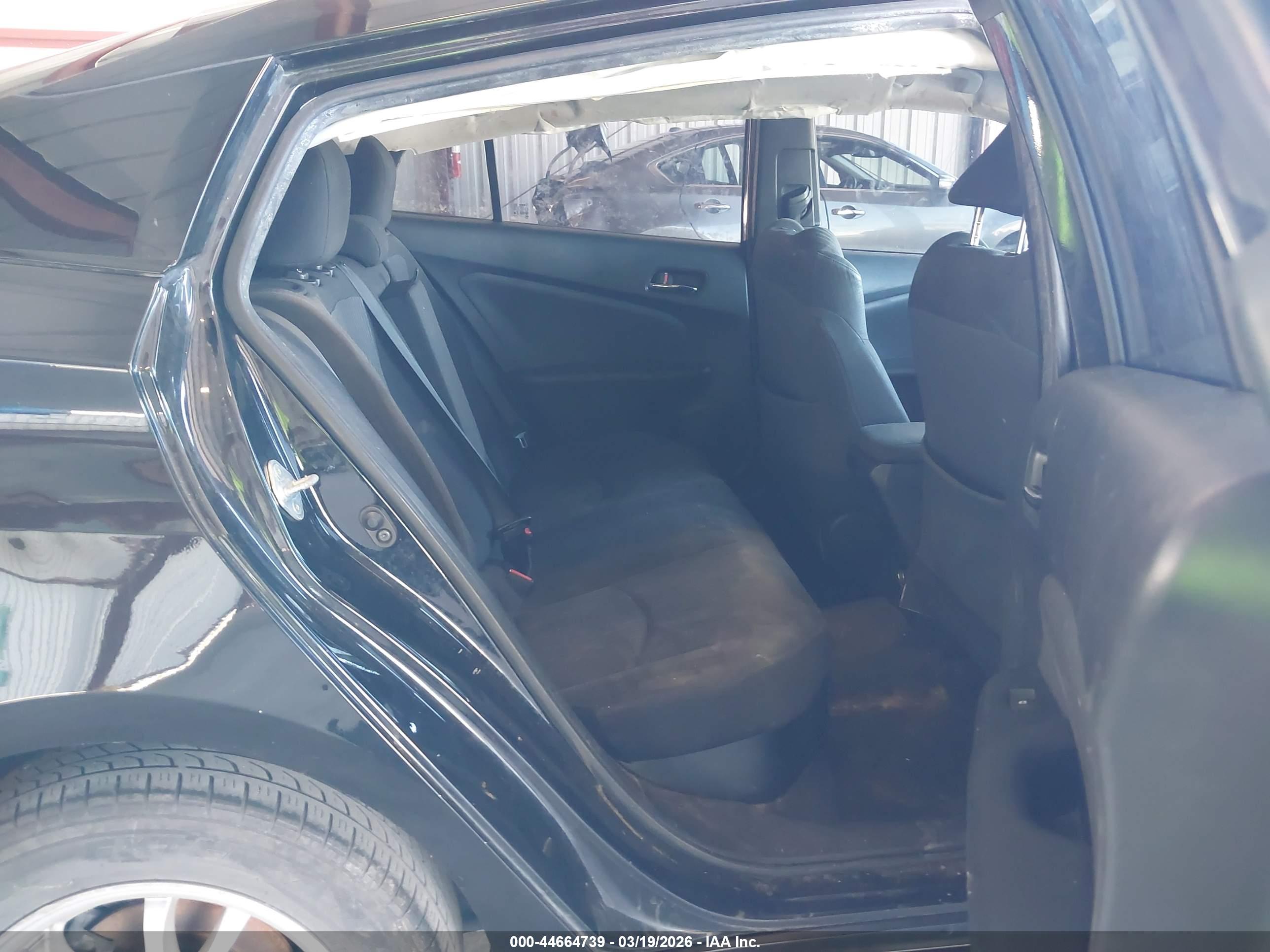 TOYOTA PRIUS image 8
