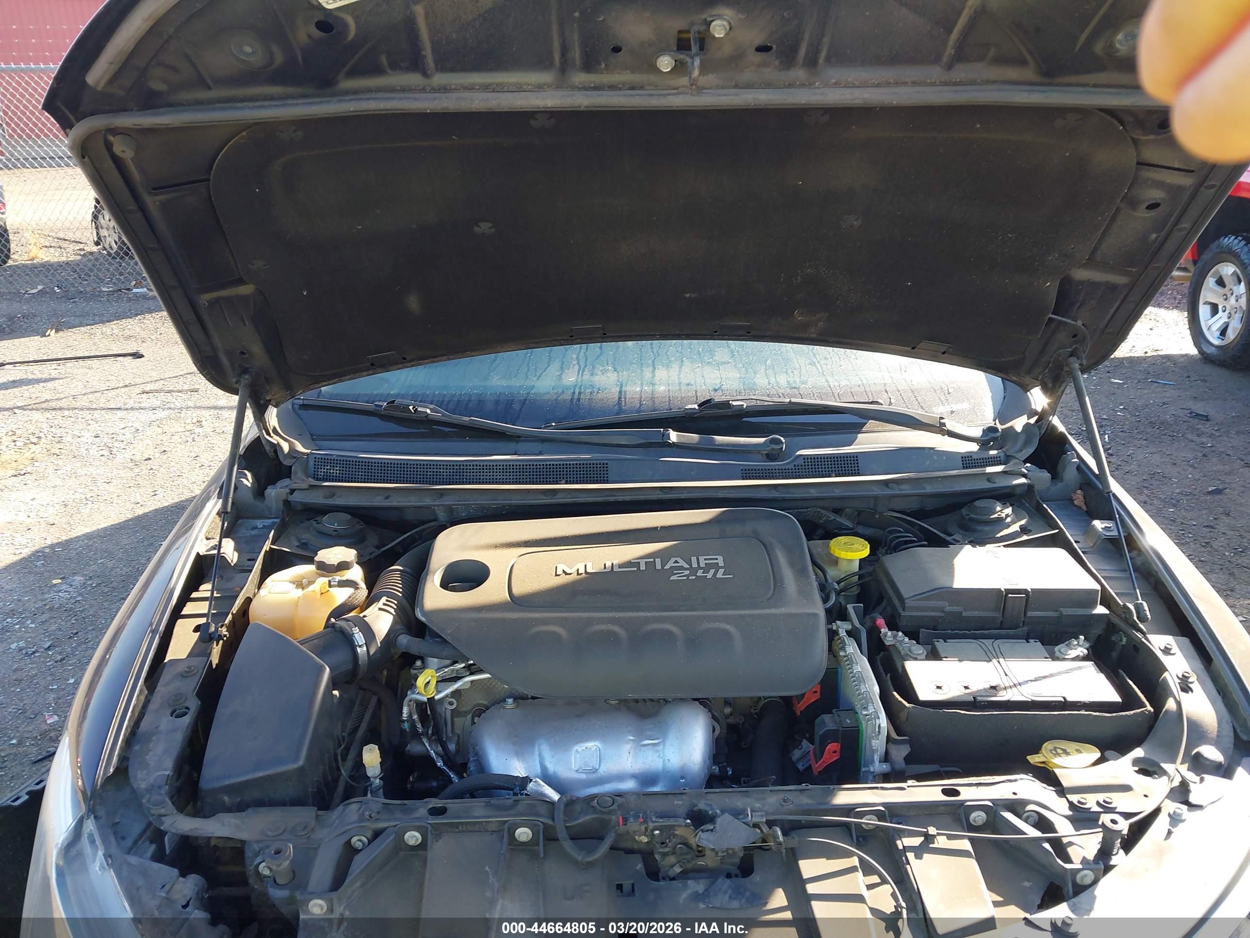CHRYSLER 200 image 10