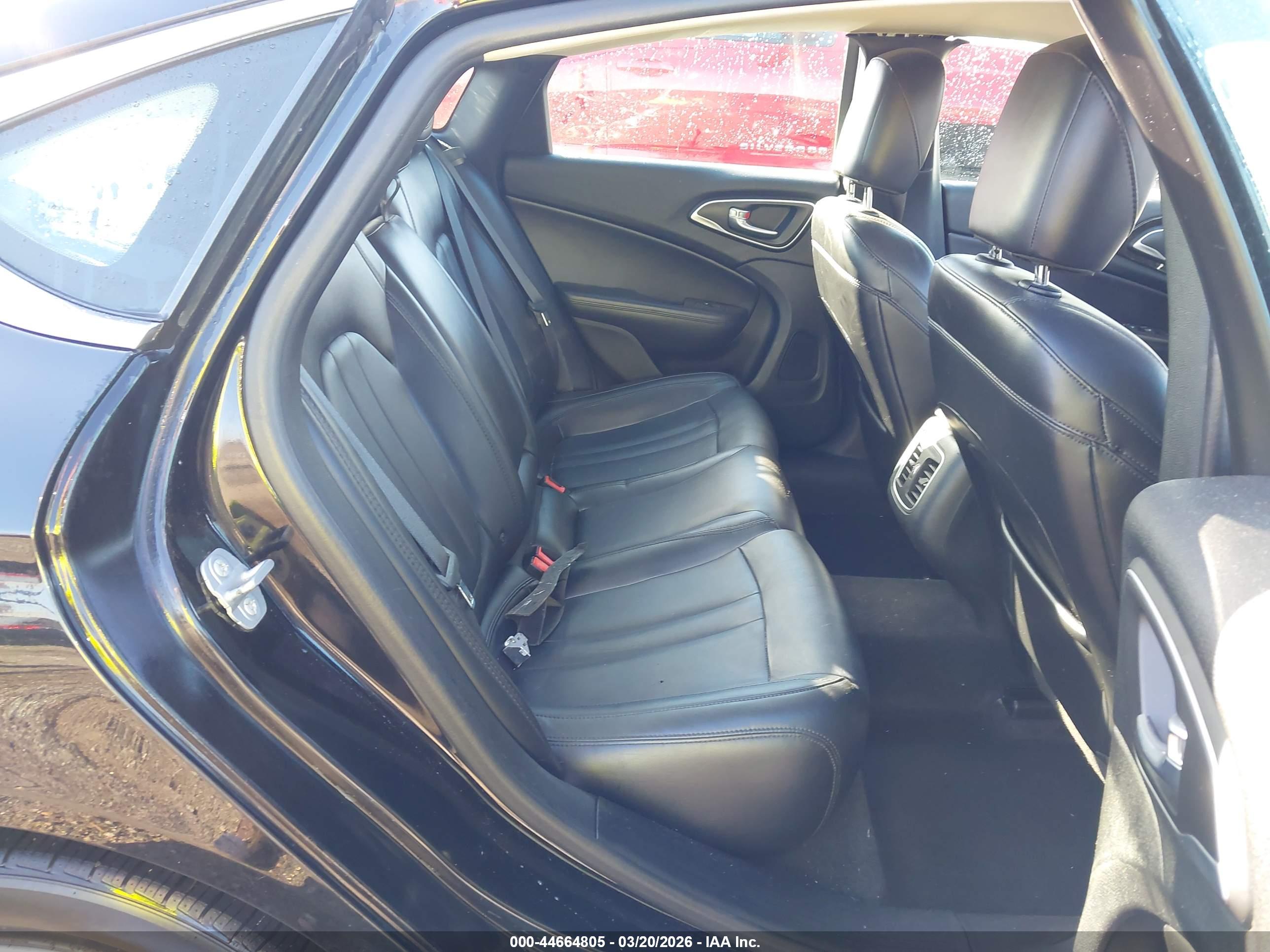 CHRYSLER 200 image 8