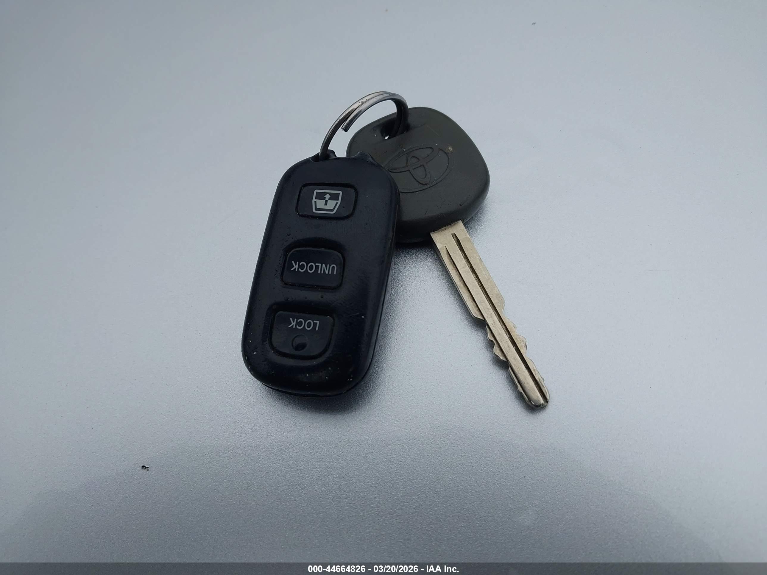 TOYOTA 4RUNNER image 11