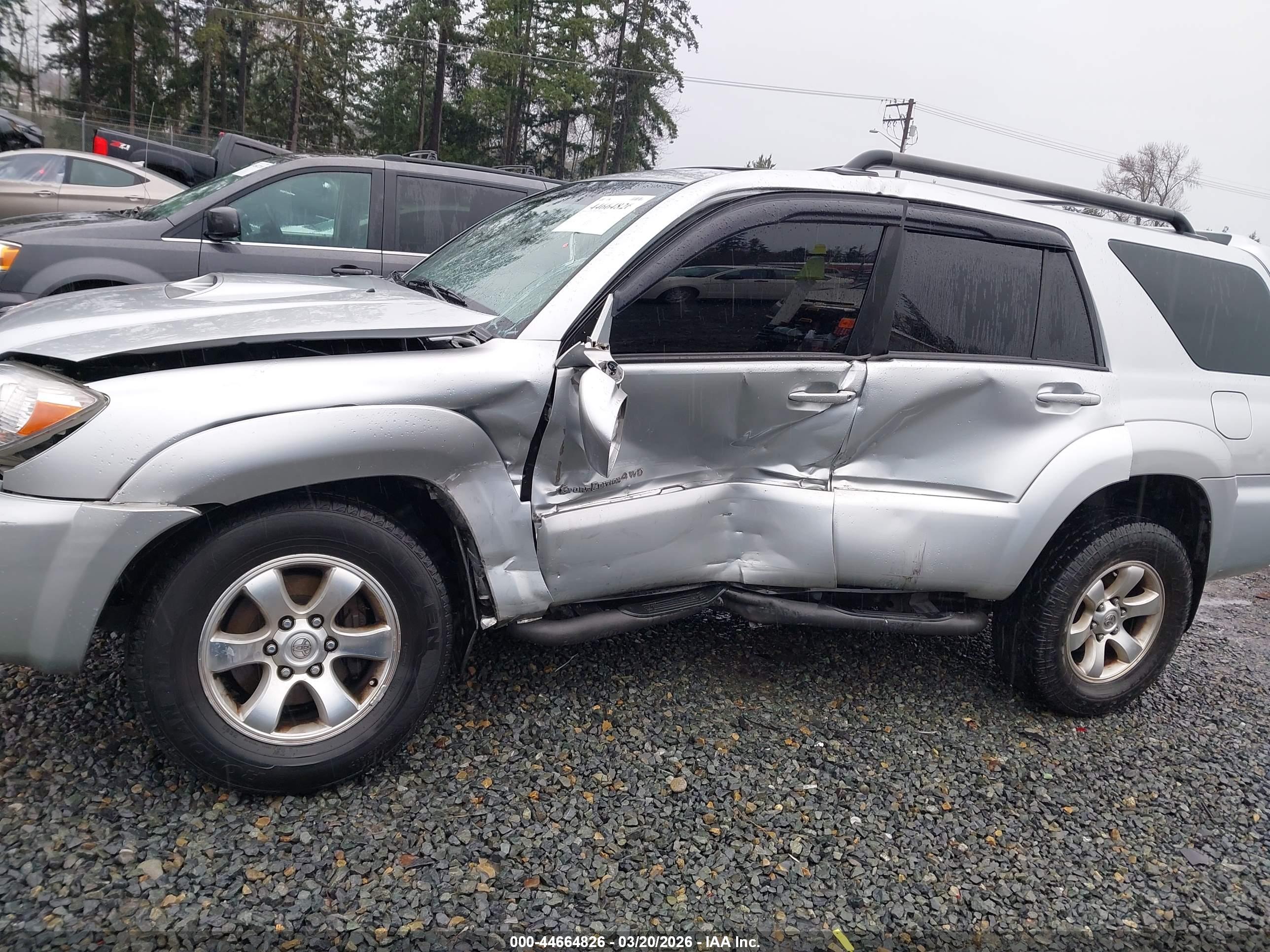 TOYOTA 4RUNNER image 6
