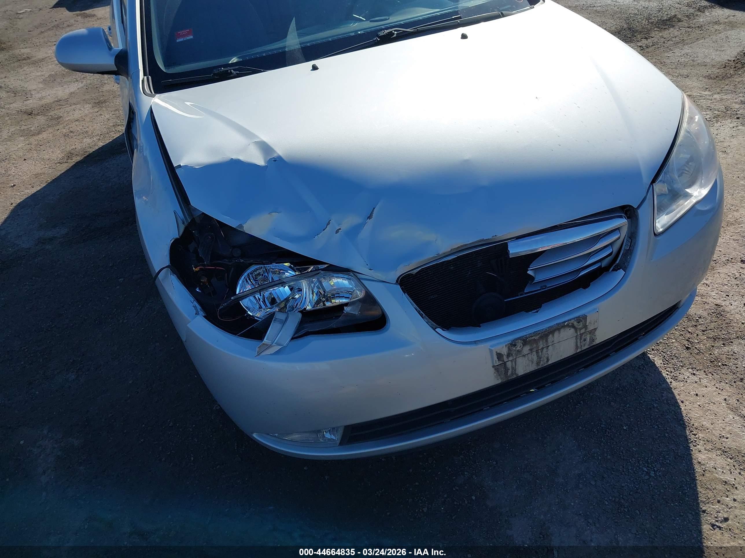 HYUNDAI ELANTRA image 6