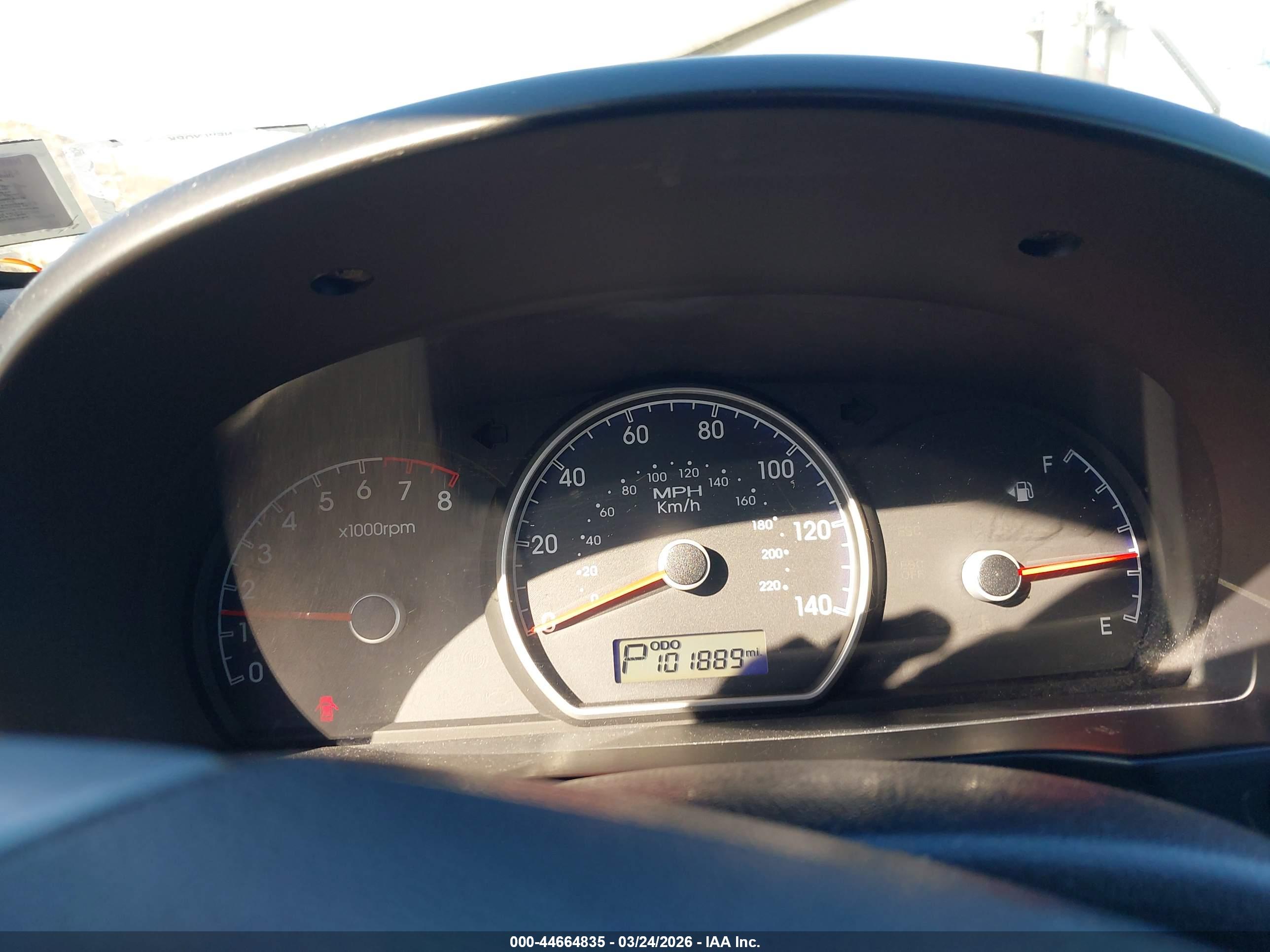HYUNDAI ELANTRA image 7