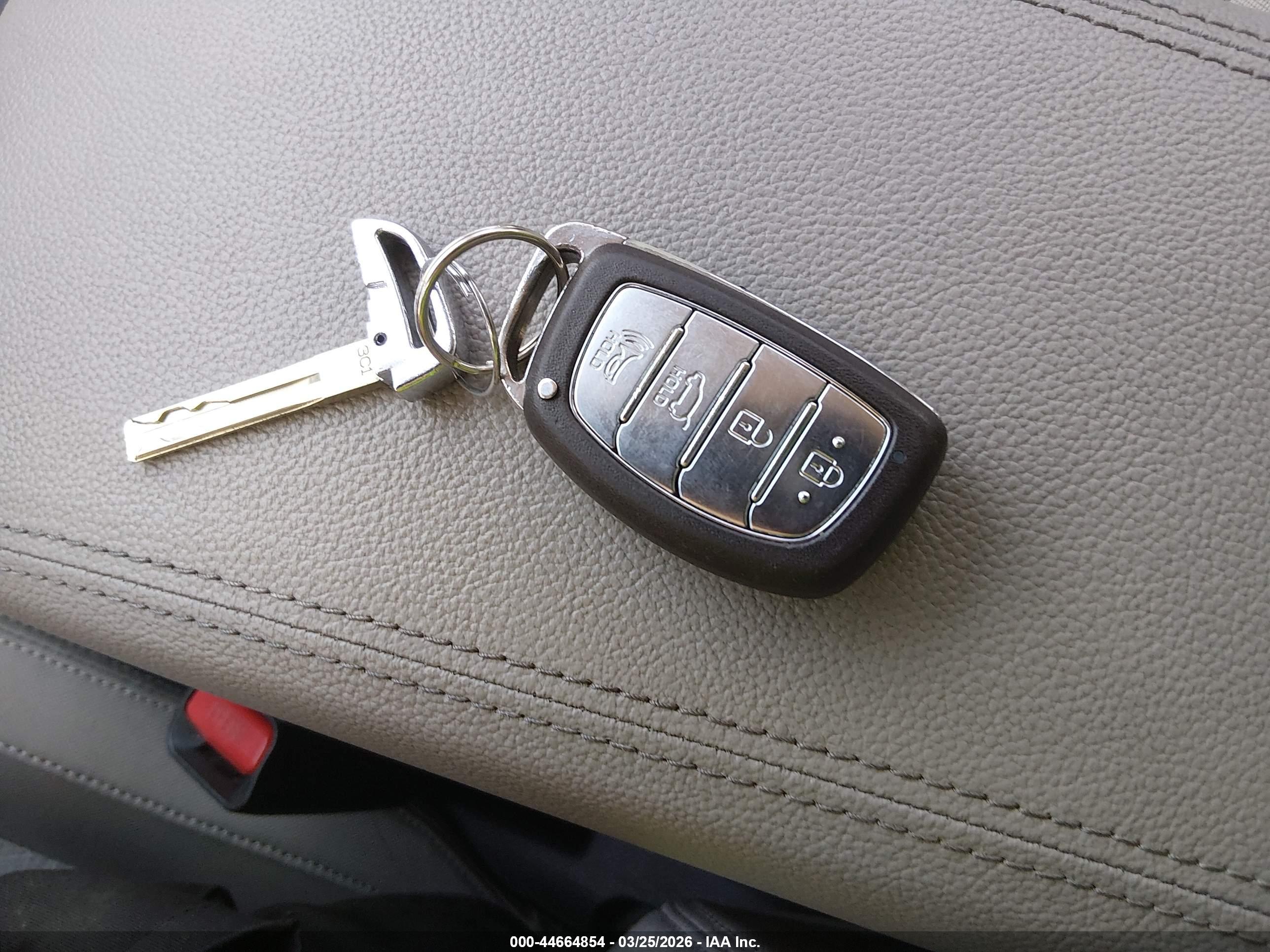 HYUNDAI TUCSON image 11
