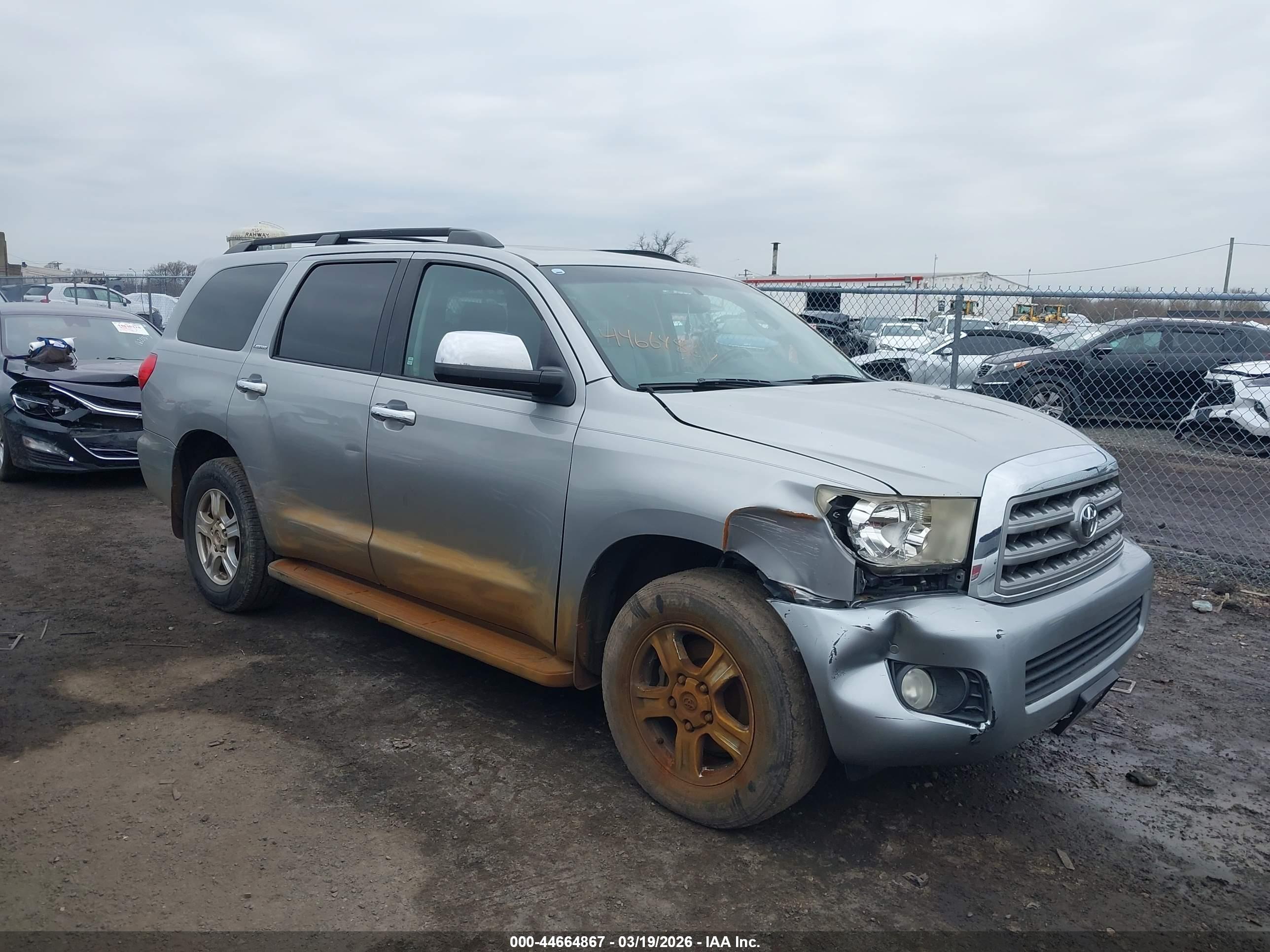 TOYOTA SEQUOIA image 6
