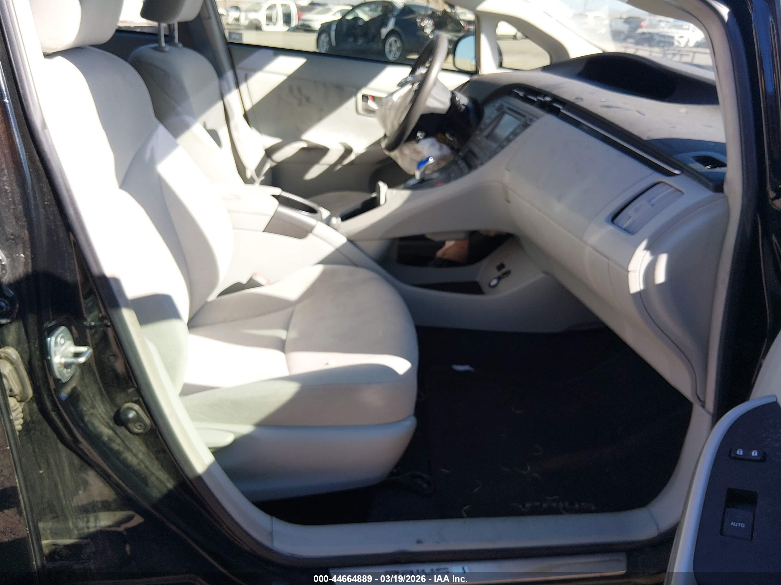 TOYOTA PRIUS image 5