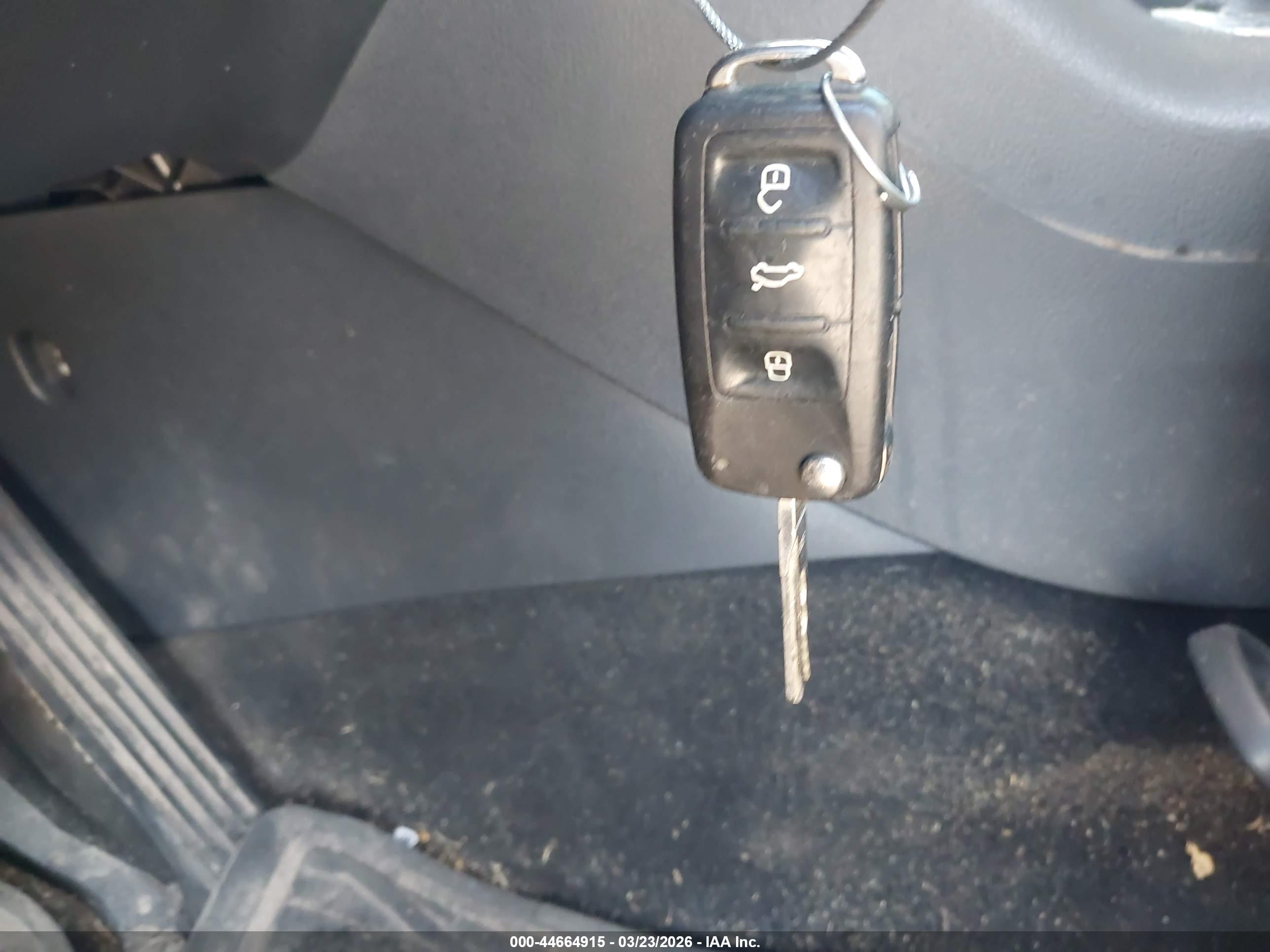 VOLKSWAGEN TIGUAN image 11