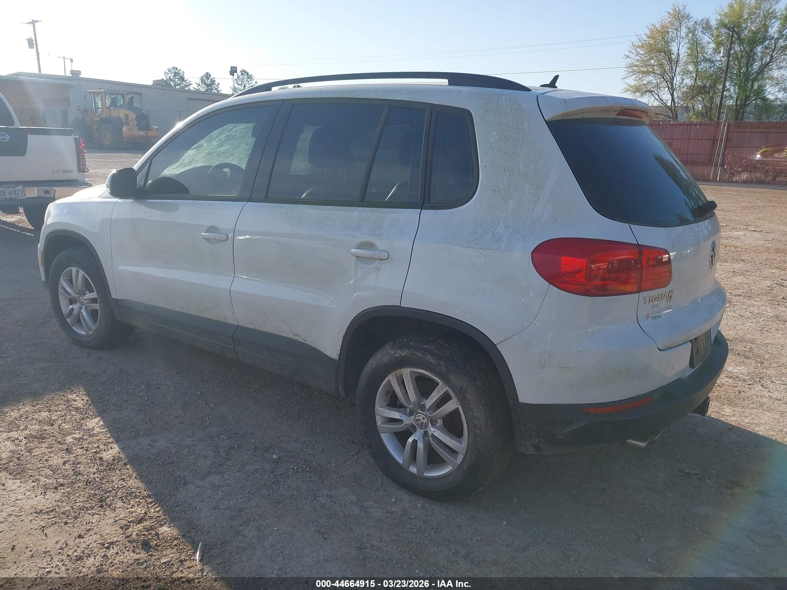 VOLKSWAGEN TIGUAN image 3