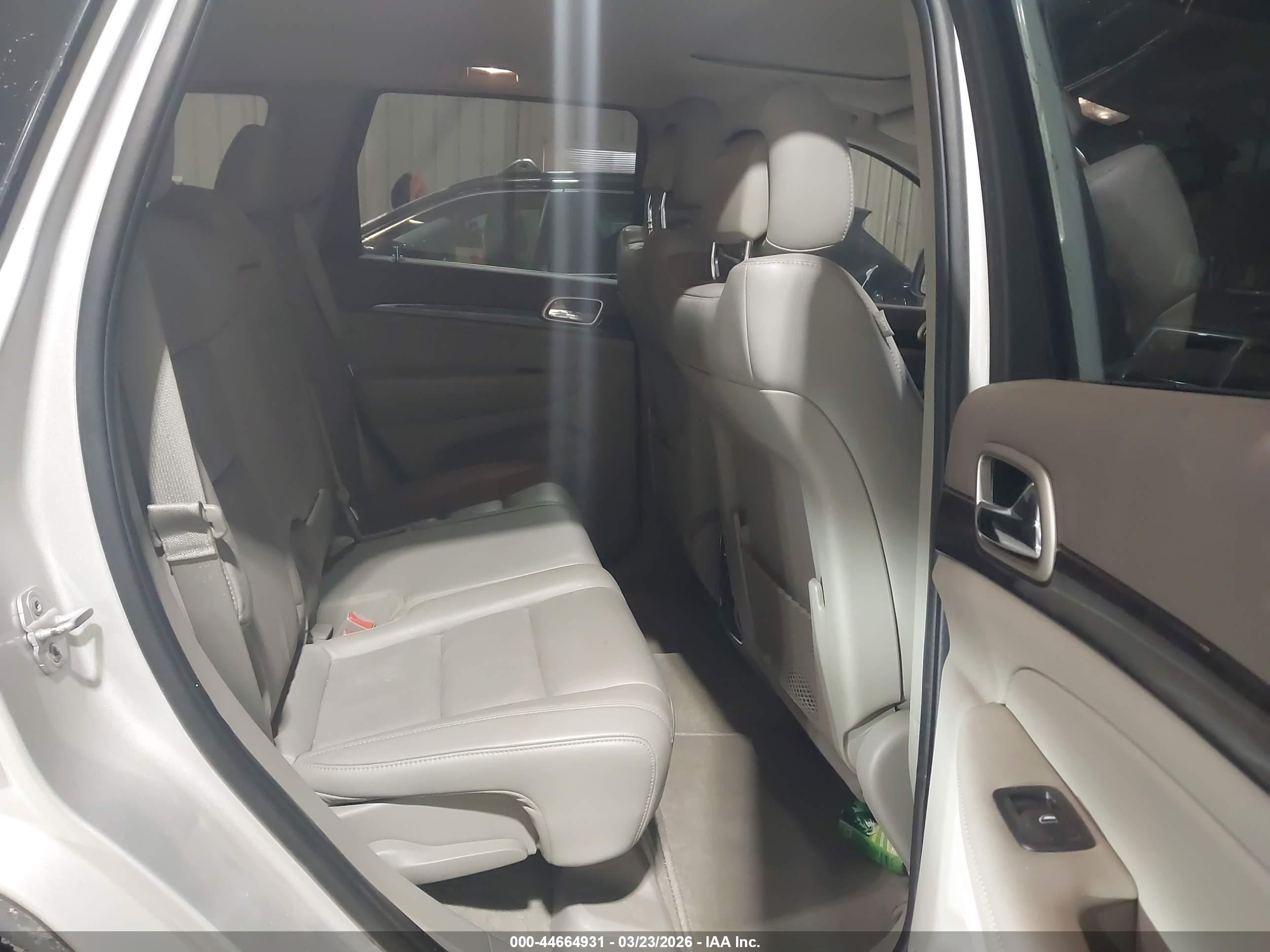 JEEP GRAND image 8