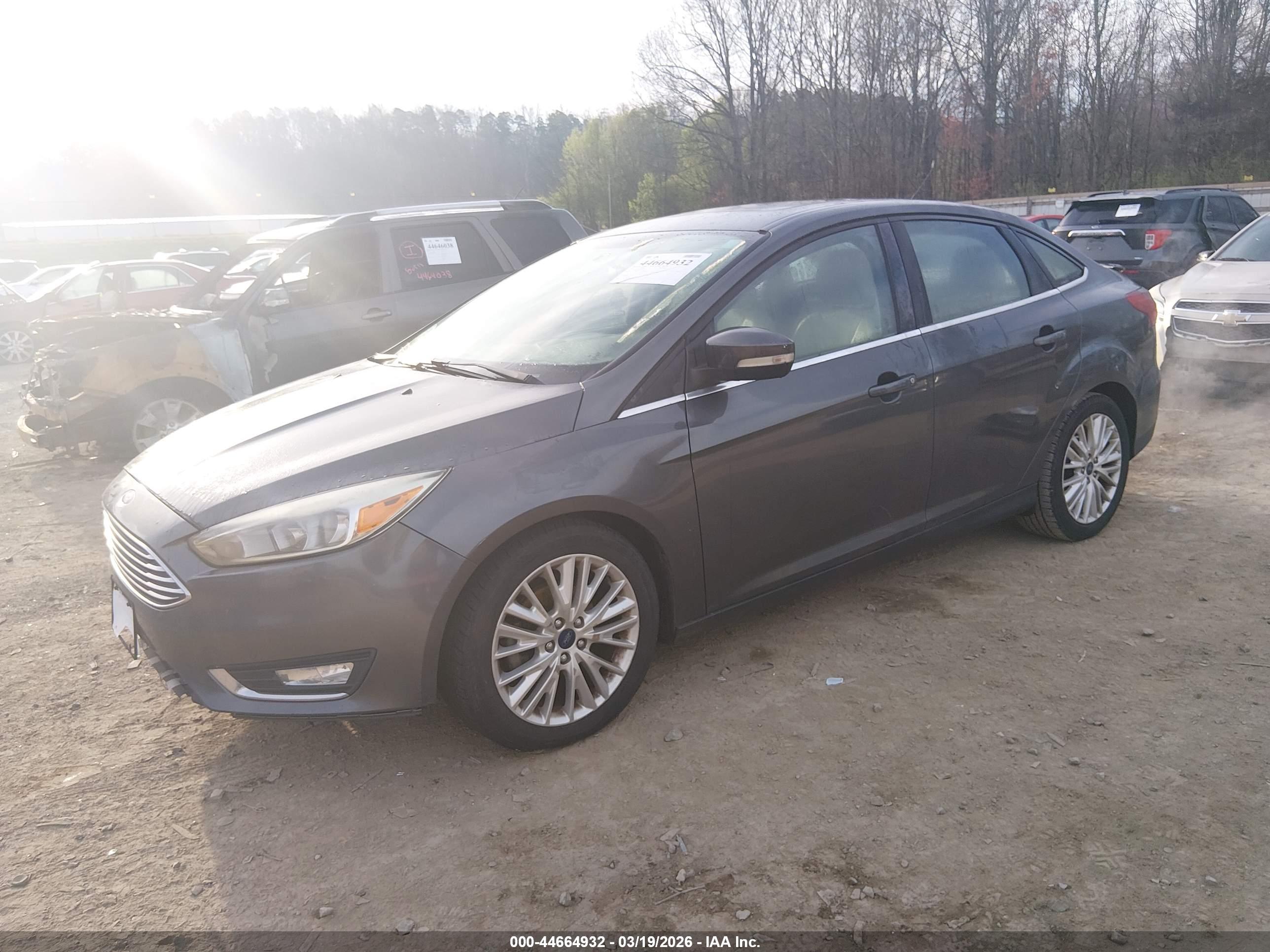 FORD FOCUS image 2