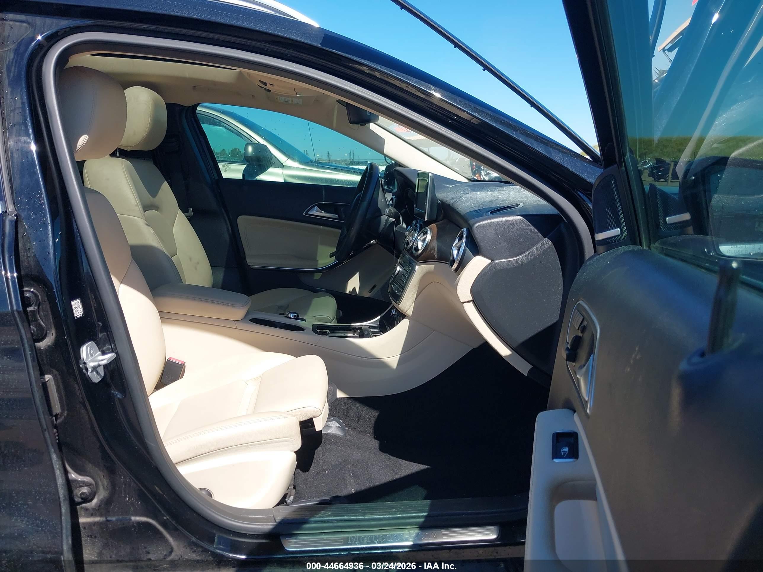 MERCEDES-BENZ GLA image 5