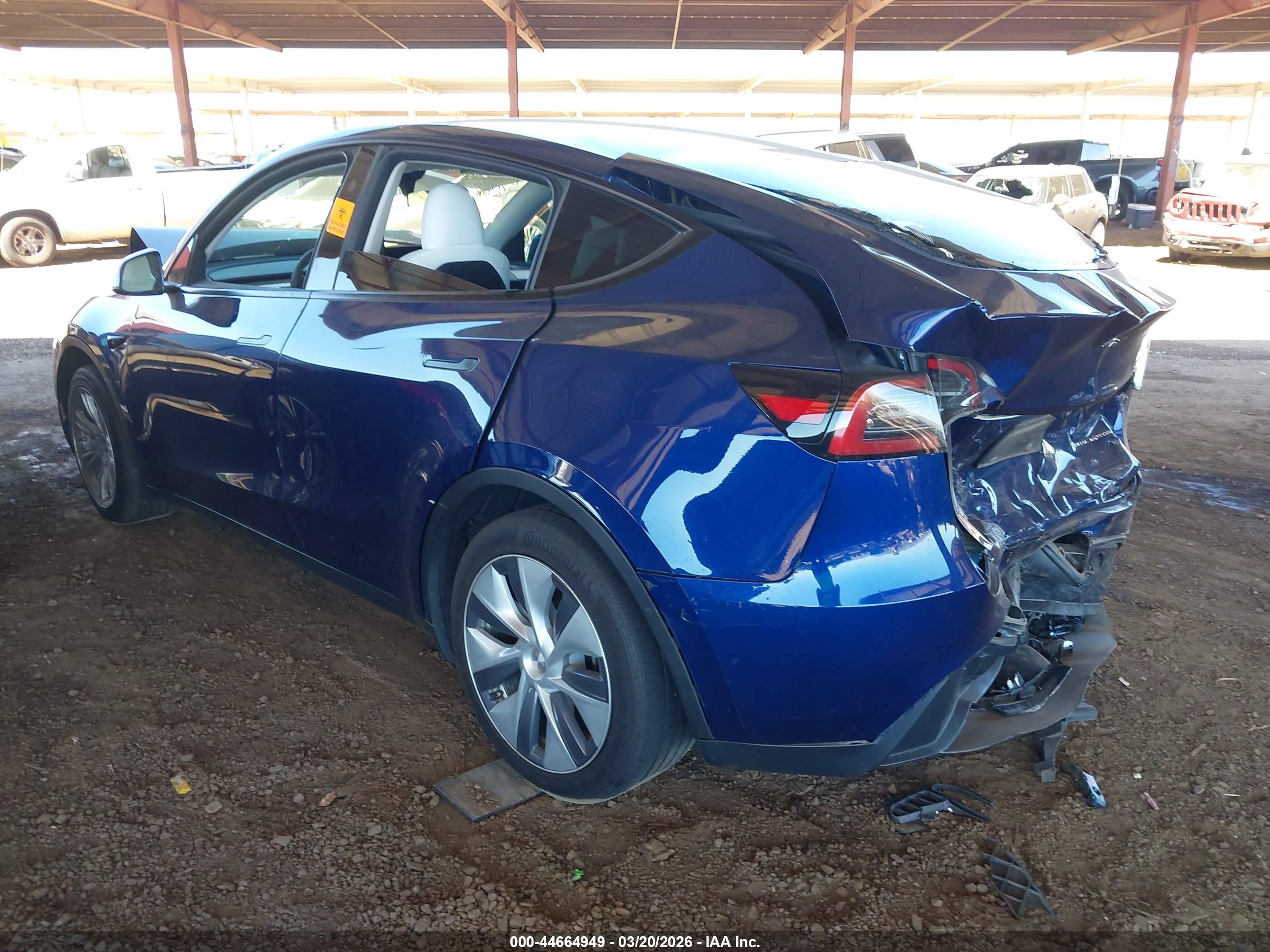 TESLA MODEL image 3