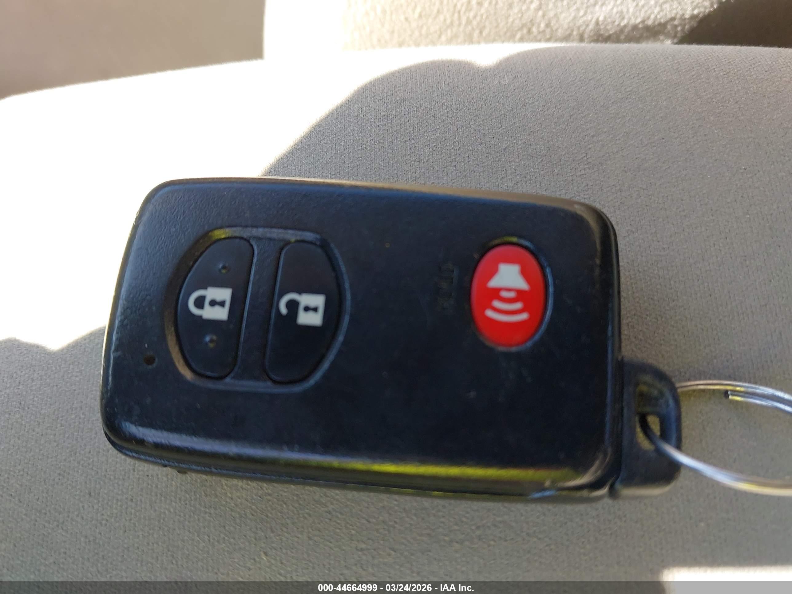 TOYOTA PRIUS image 11