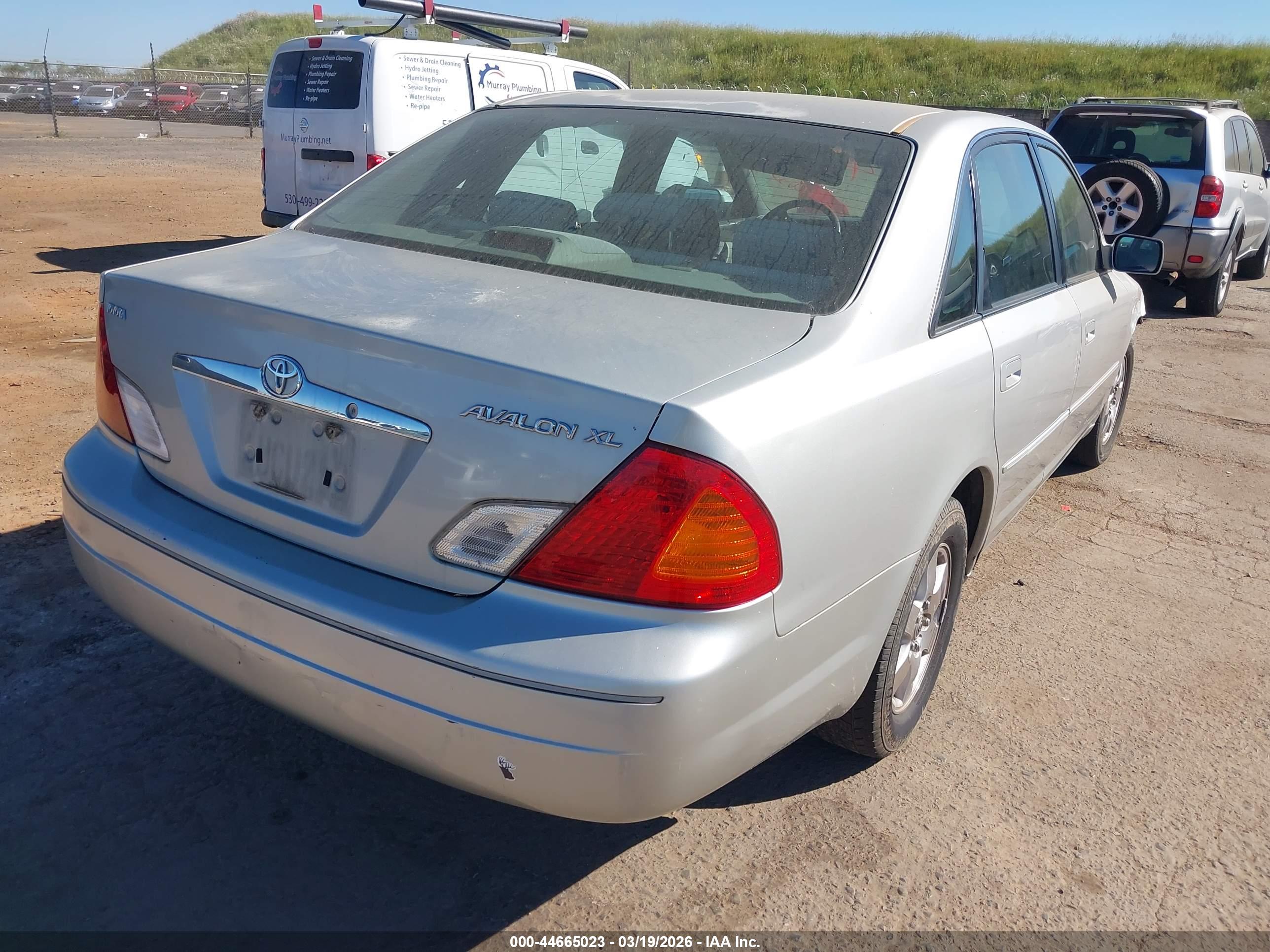TOYOTA AVALON image 4