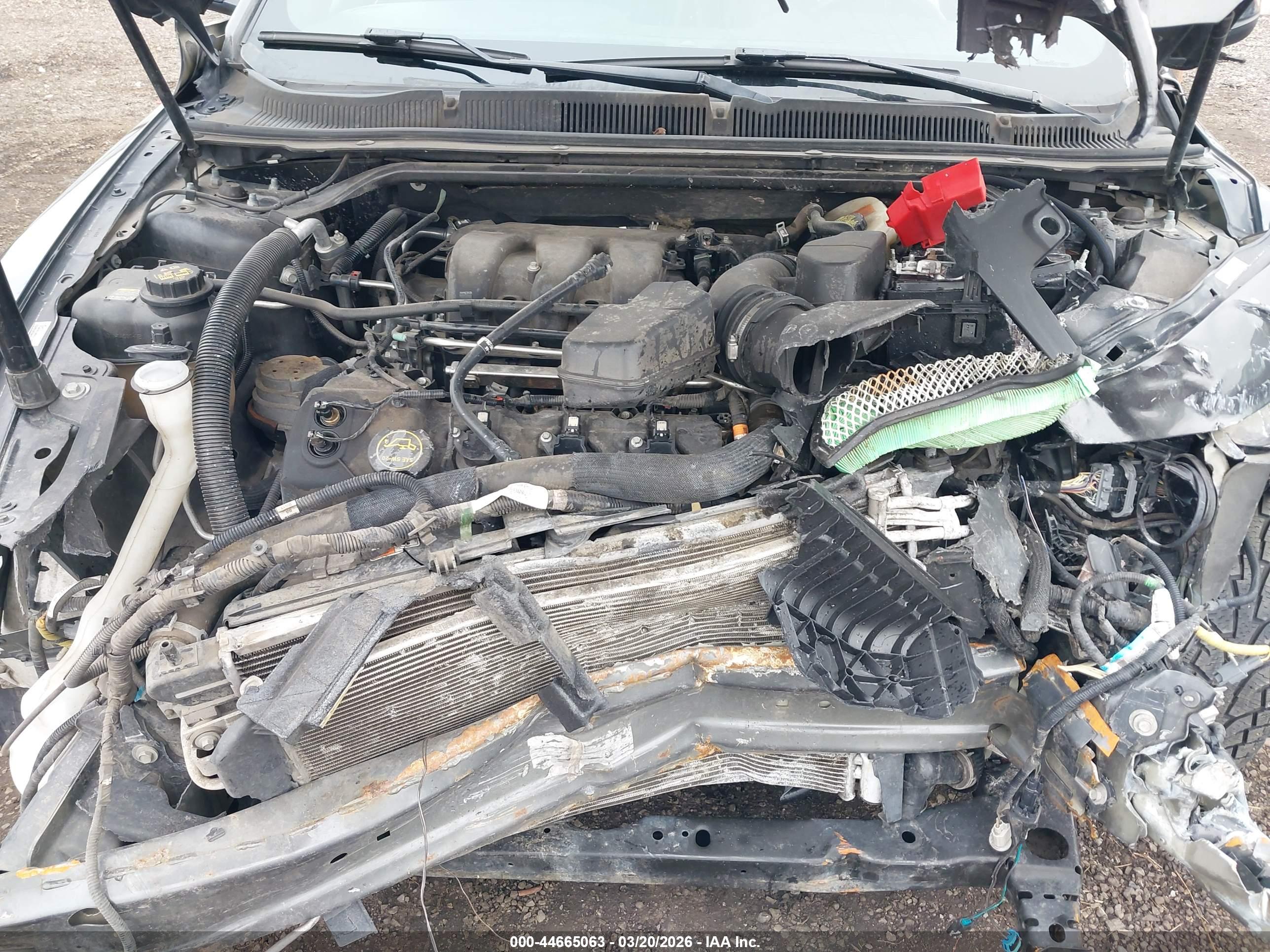 FORD TAURUS image 10
