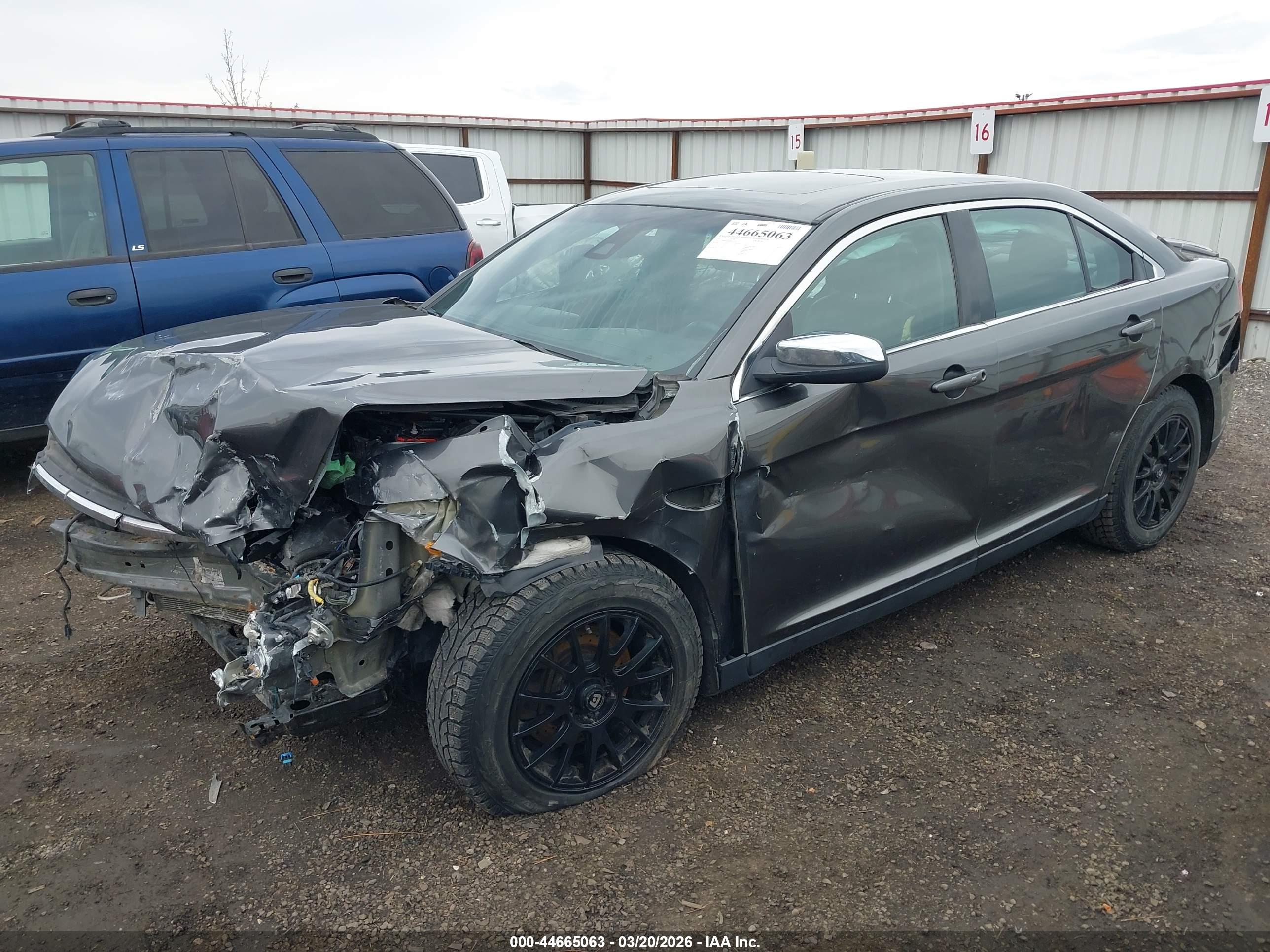 FORD TAURUS image 2