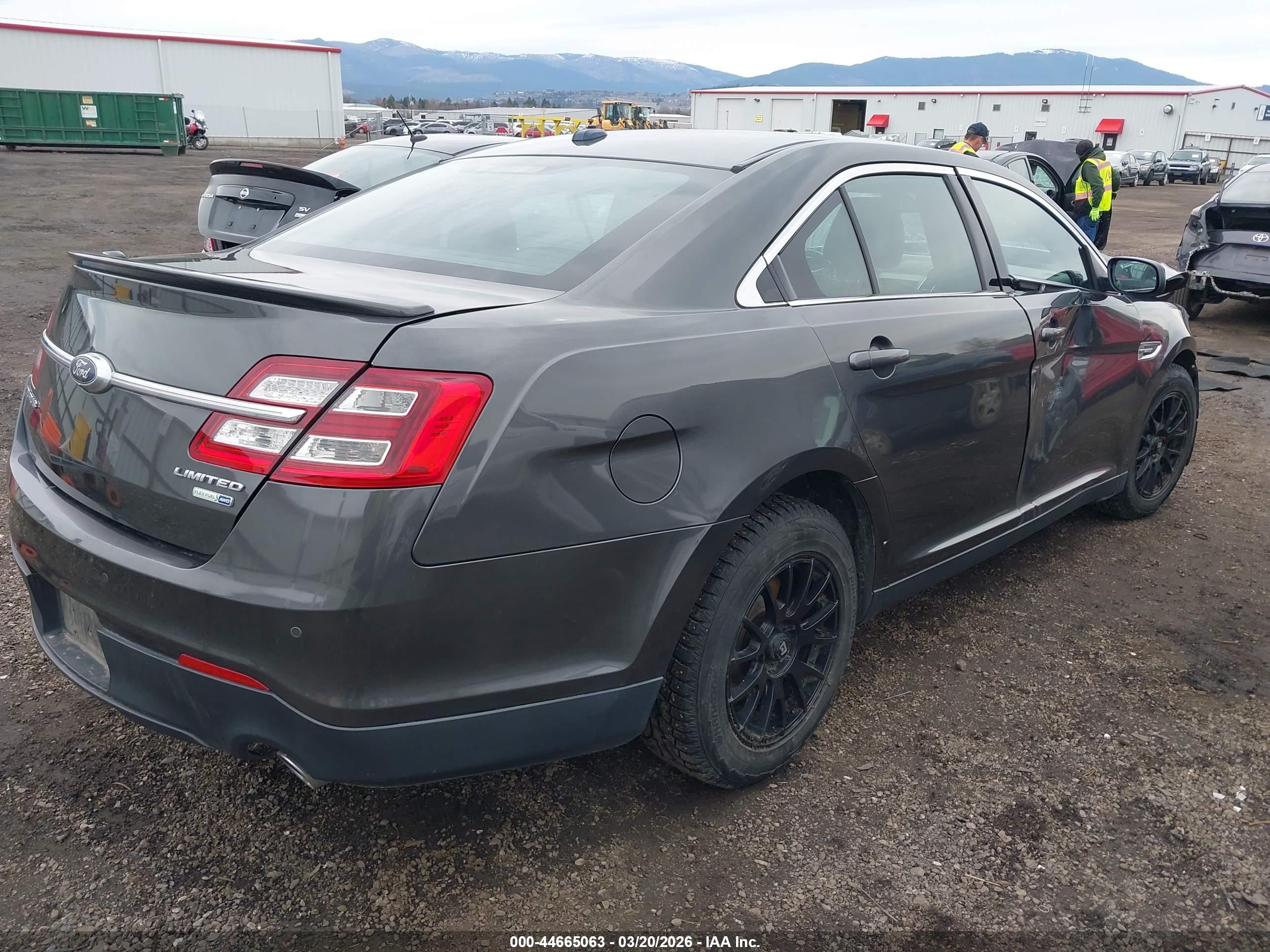 FORD TAURUS image 4