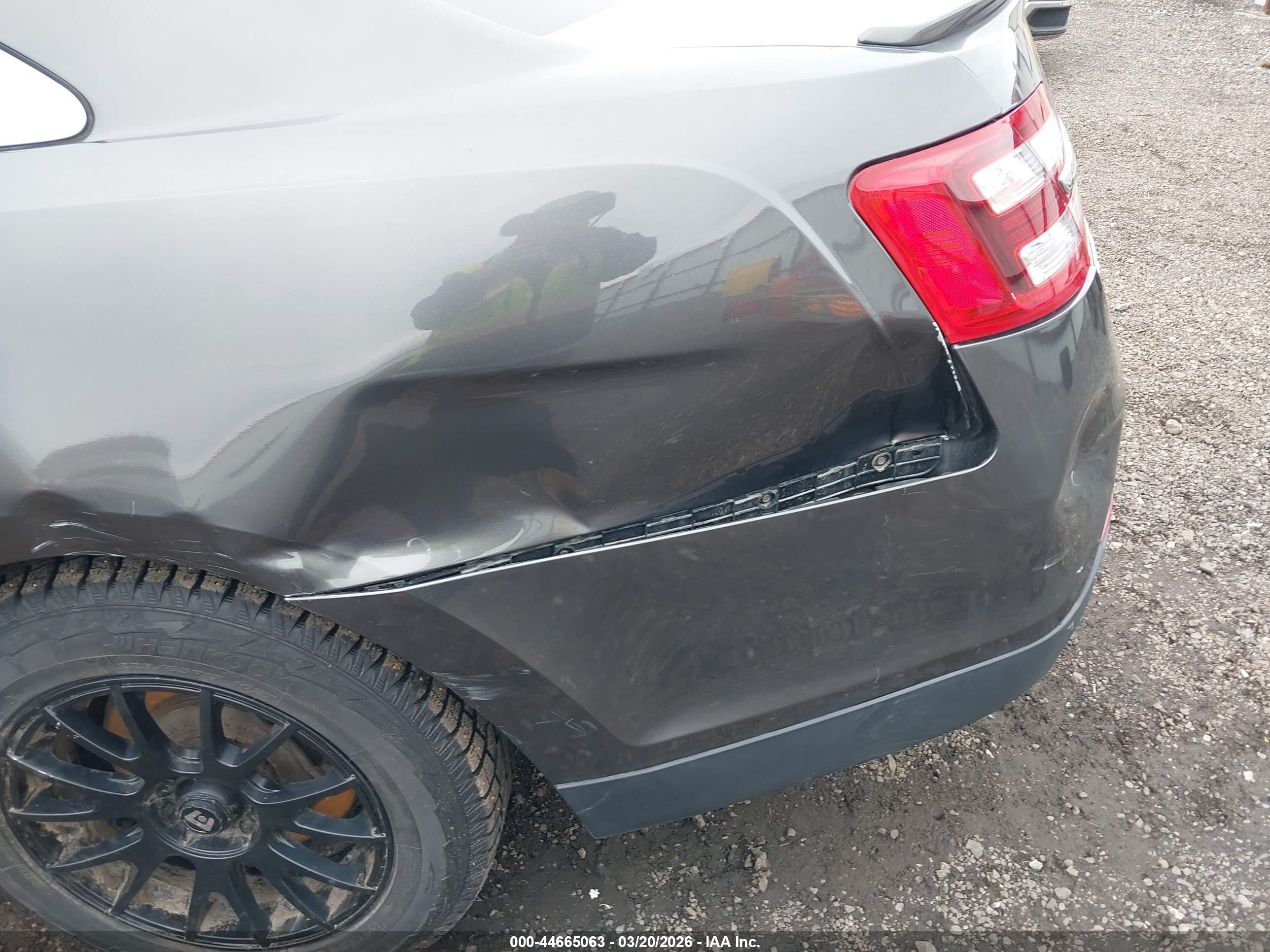 FORD TAURUS image 6
